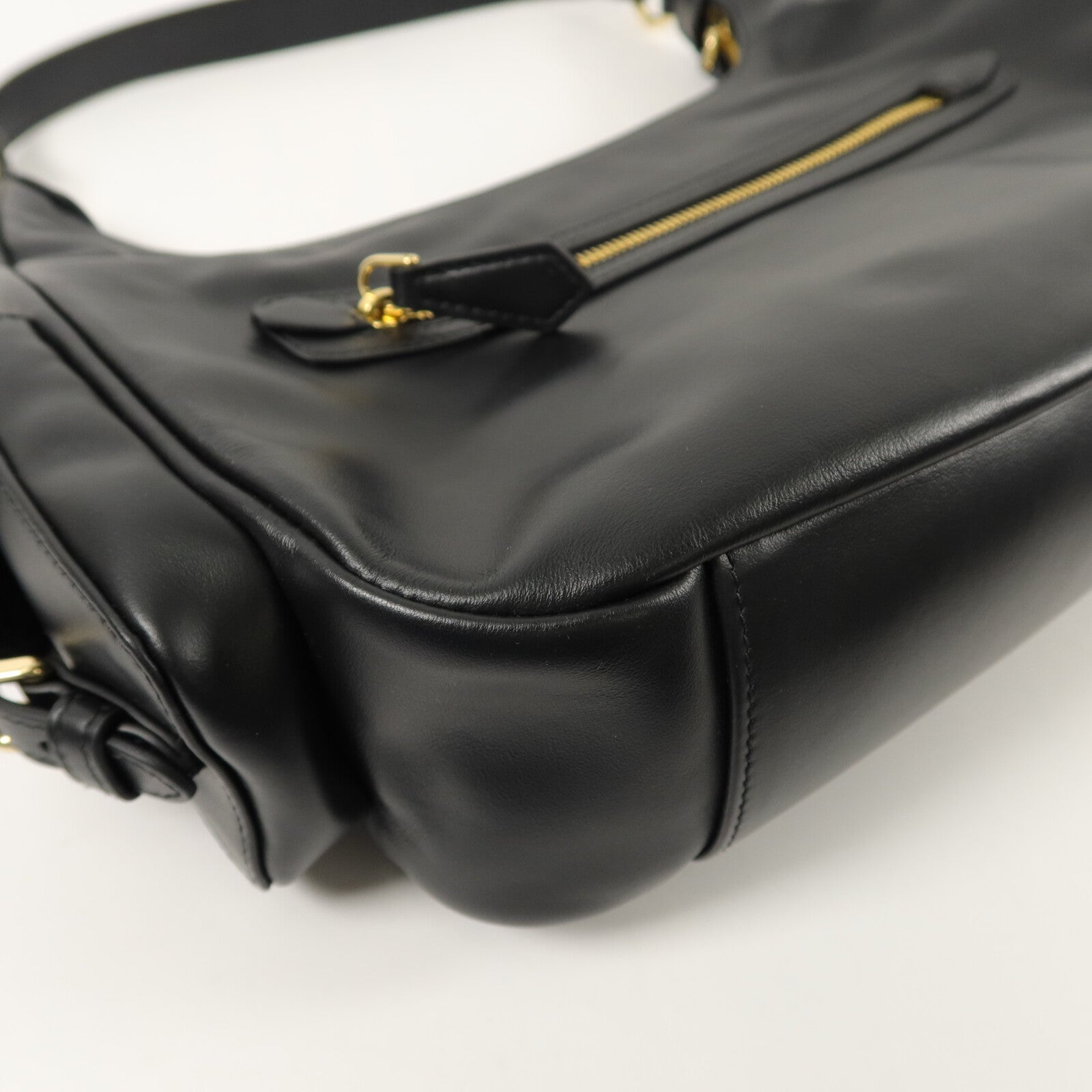 Miu Miu 羊皮皮革Pocket Large肩背袋