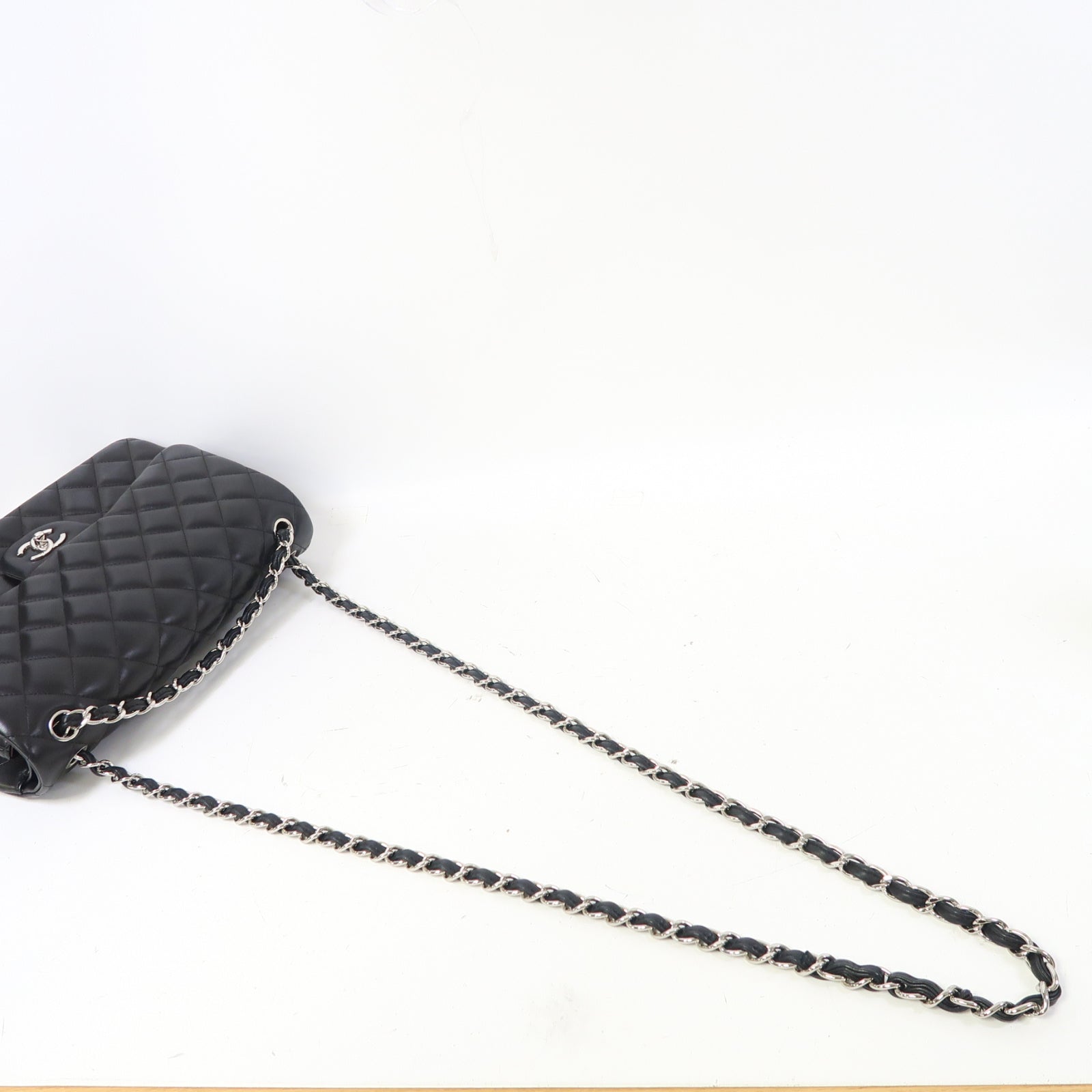 CHANEL 菱格羊皮皮革Classic Jumbo銀扣鏈帶肩背袋黑色