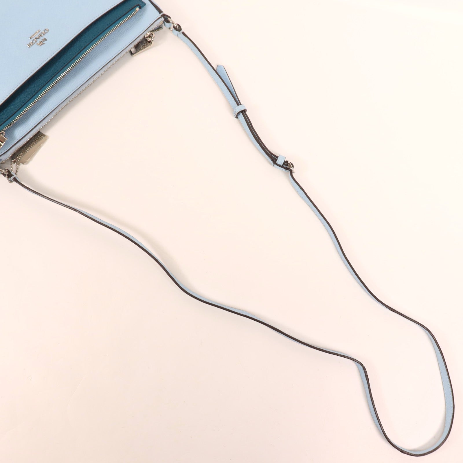 COACH 牛皮皮革Shoulder Bag銀扣肩背袋