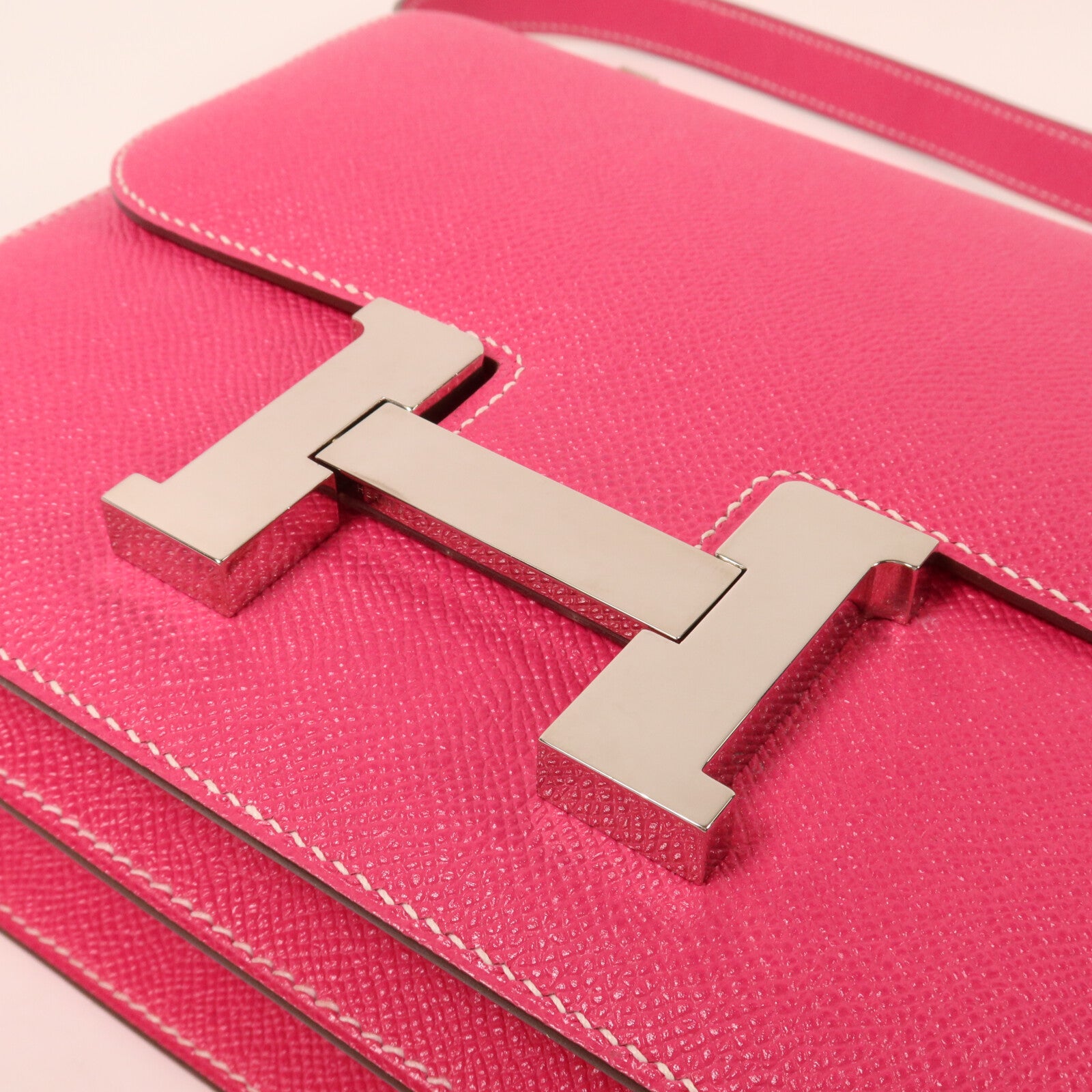 HERMES Epsom皮革Constance 24肩背袋Rose Tyrien