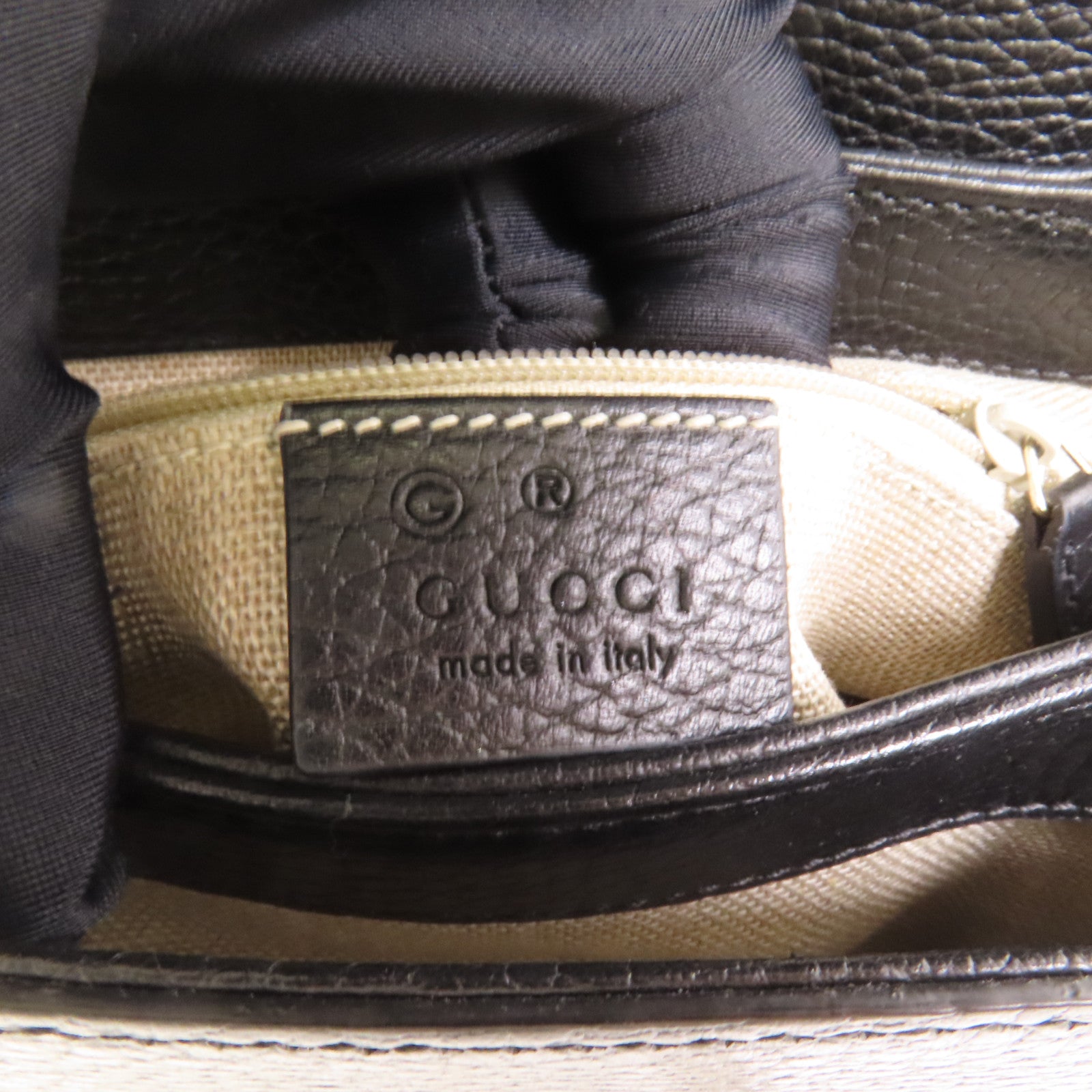 GUCCI 牛皮皮革Interlocking G Chain Mini Bag金扣肩背袋