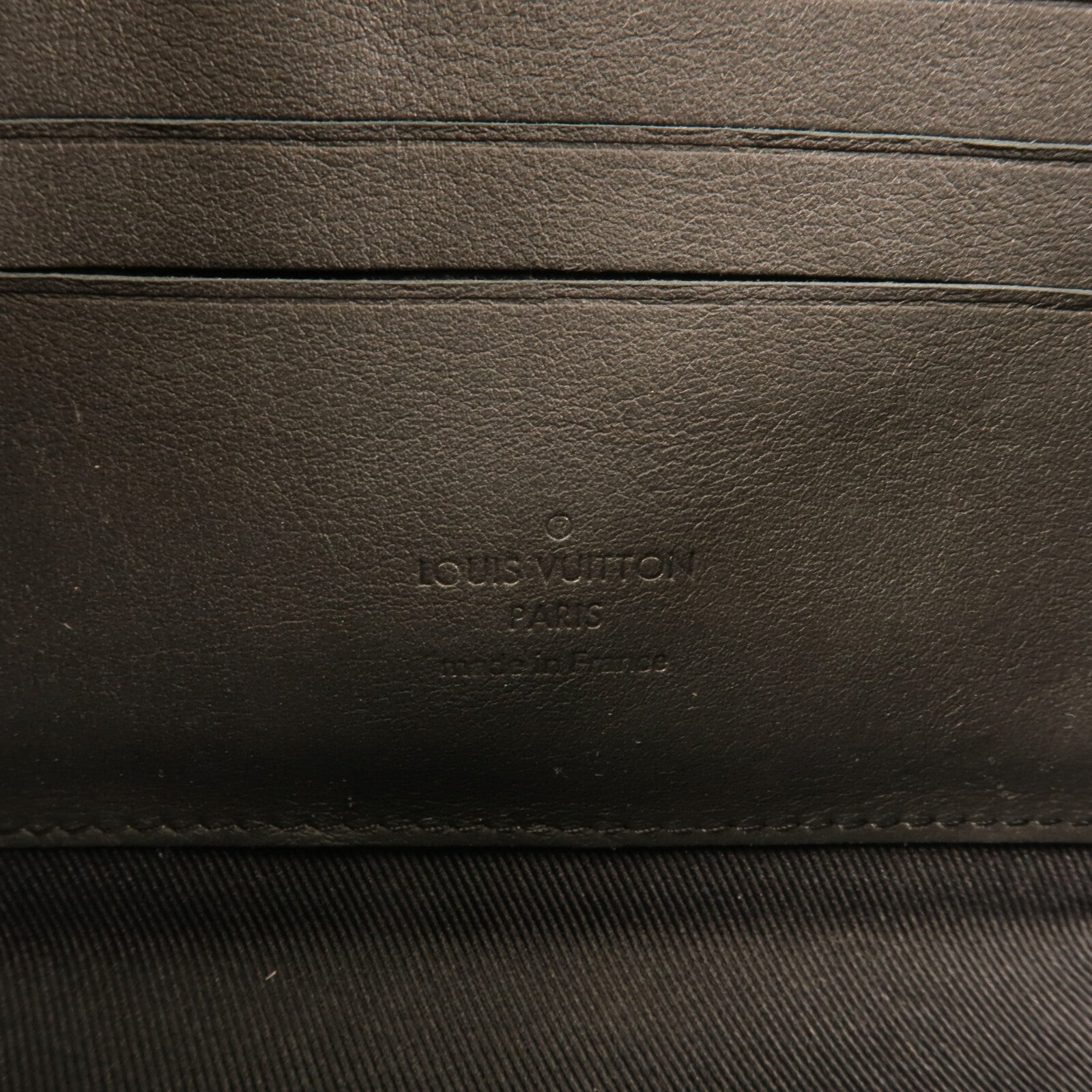 LOUIS VUITTON 牛皮皮革Alpha Wearable Wallet肩背袋