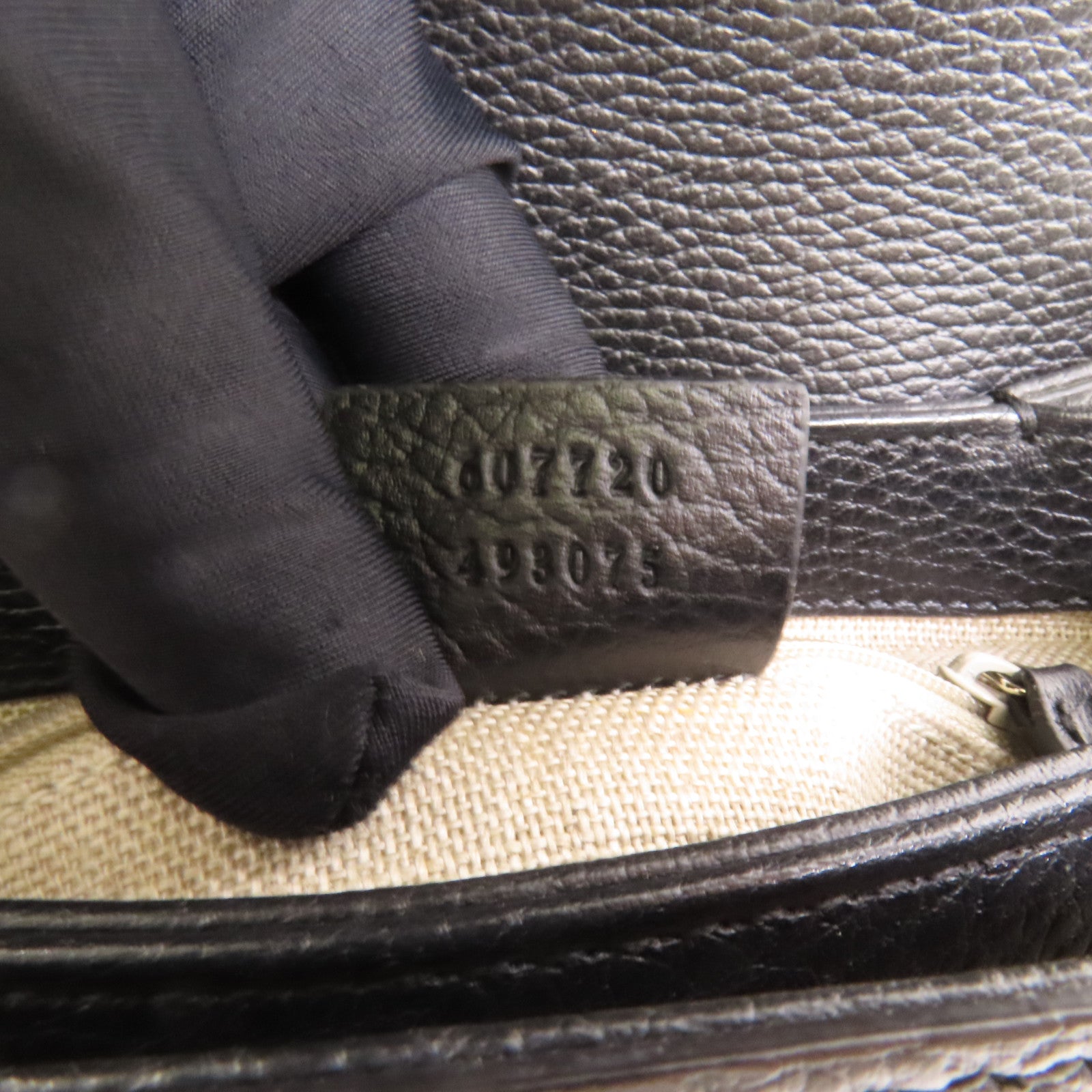 GUCCI 牛皮皮革Interlocking G Chain Mini Bag金扣肩背袋