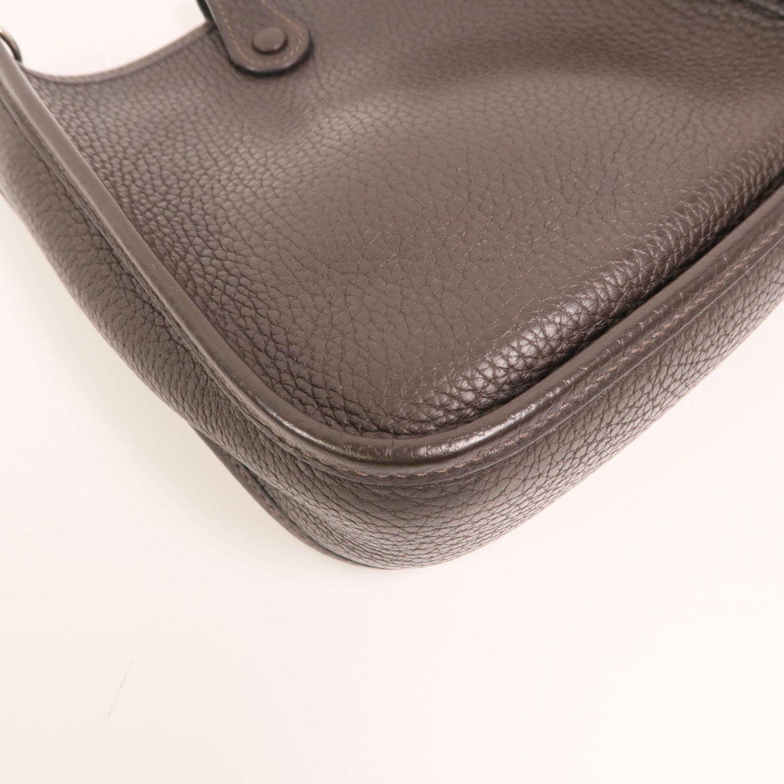 HERMES Clemence皮革Evelyne TPM銀扣肩背袋Ebene