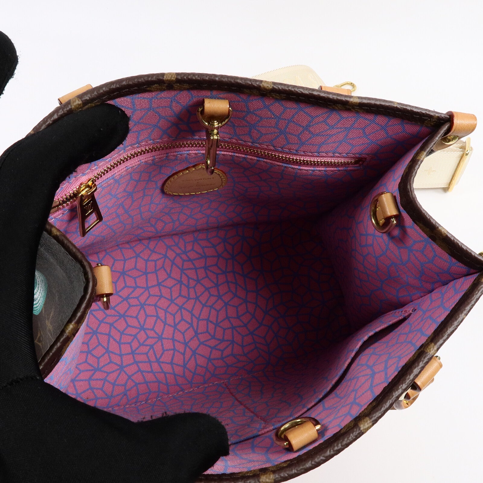 LOUIS VUITTON Monogram LV x YK OnTheGo PM手挽肩背兩用袋