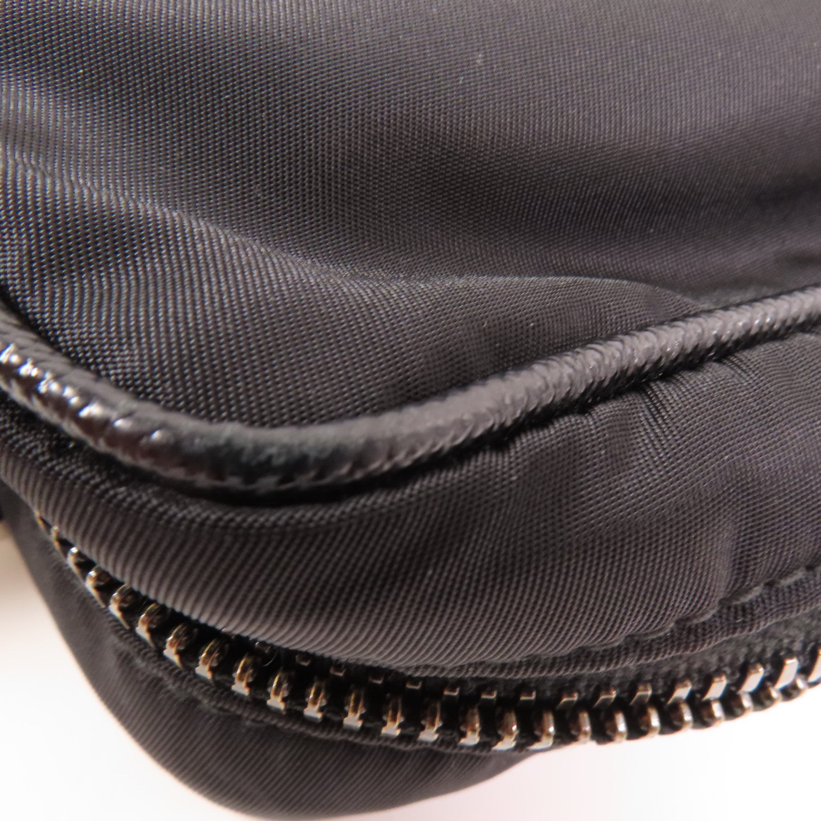 PRADA 尼龍Shoulder Bag銀扣肩背袋