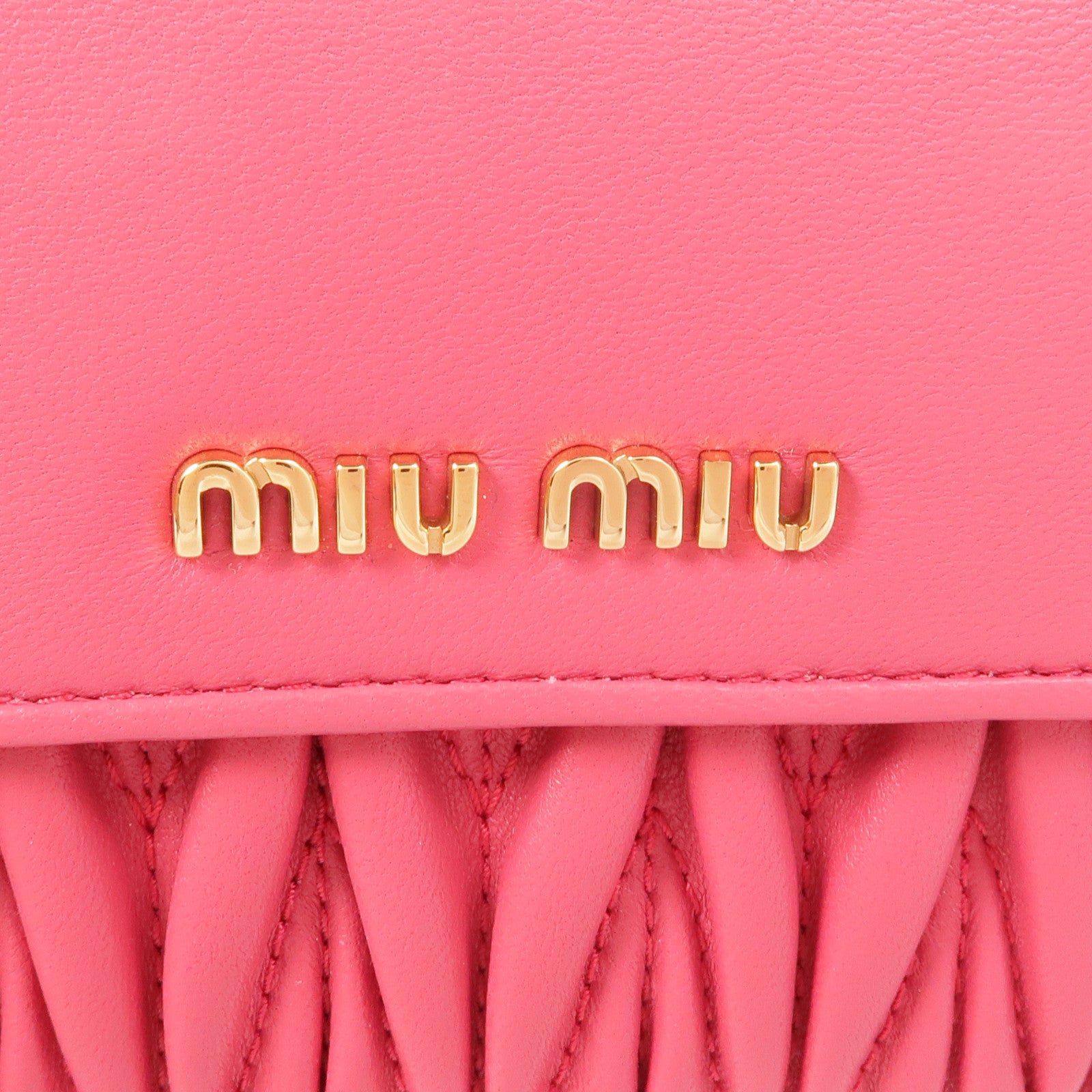 Miu Miu 【激減優惠】牛皮皮革Matelasse金扣錢包