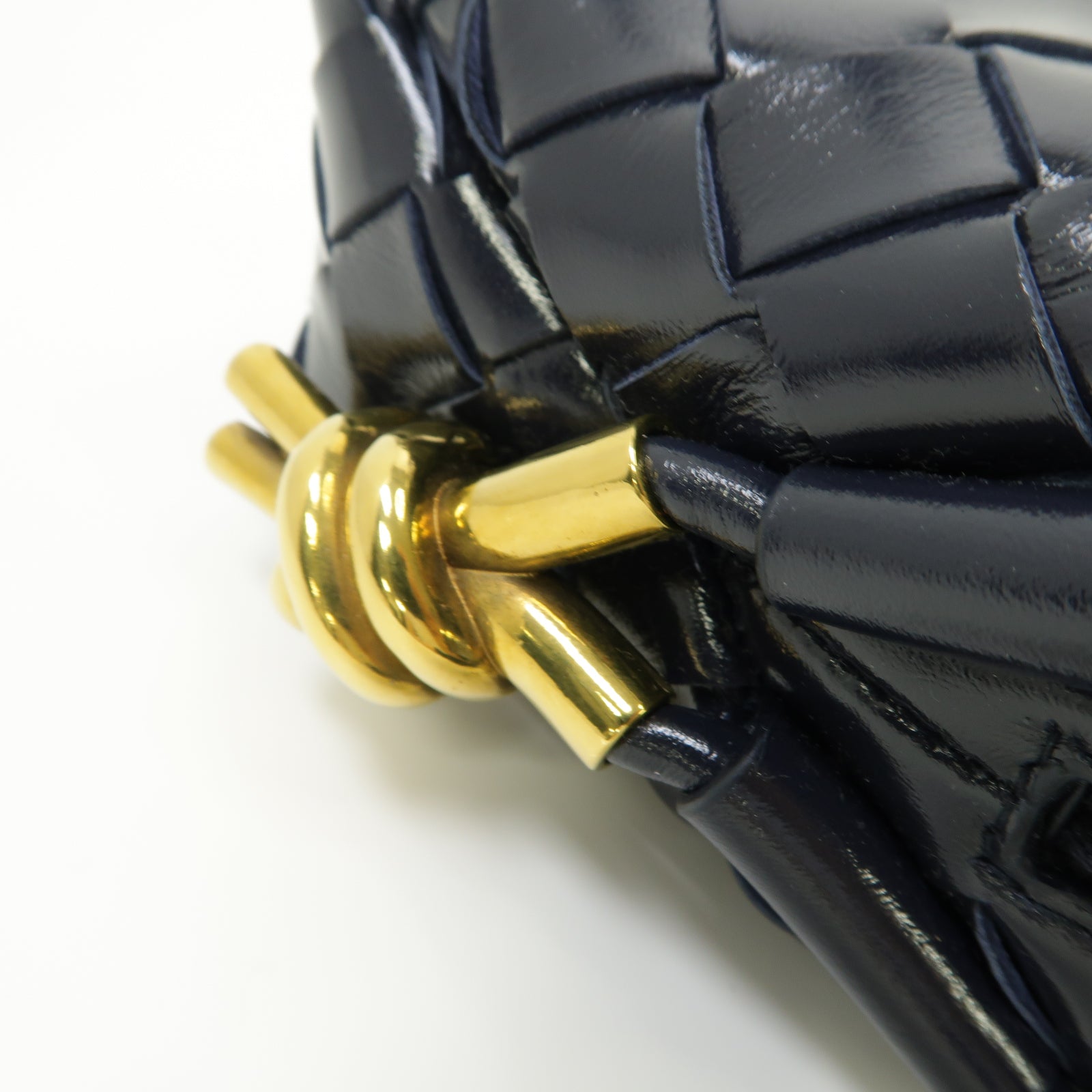 BOTTEGA VENETA 織紋皮革Mini Loop金扣肩背袋深藍色
