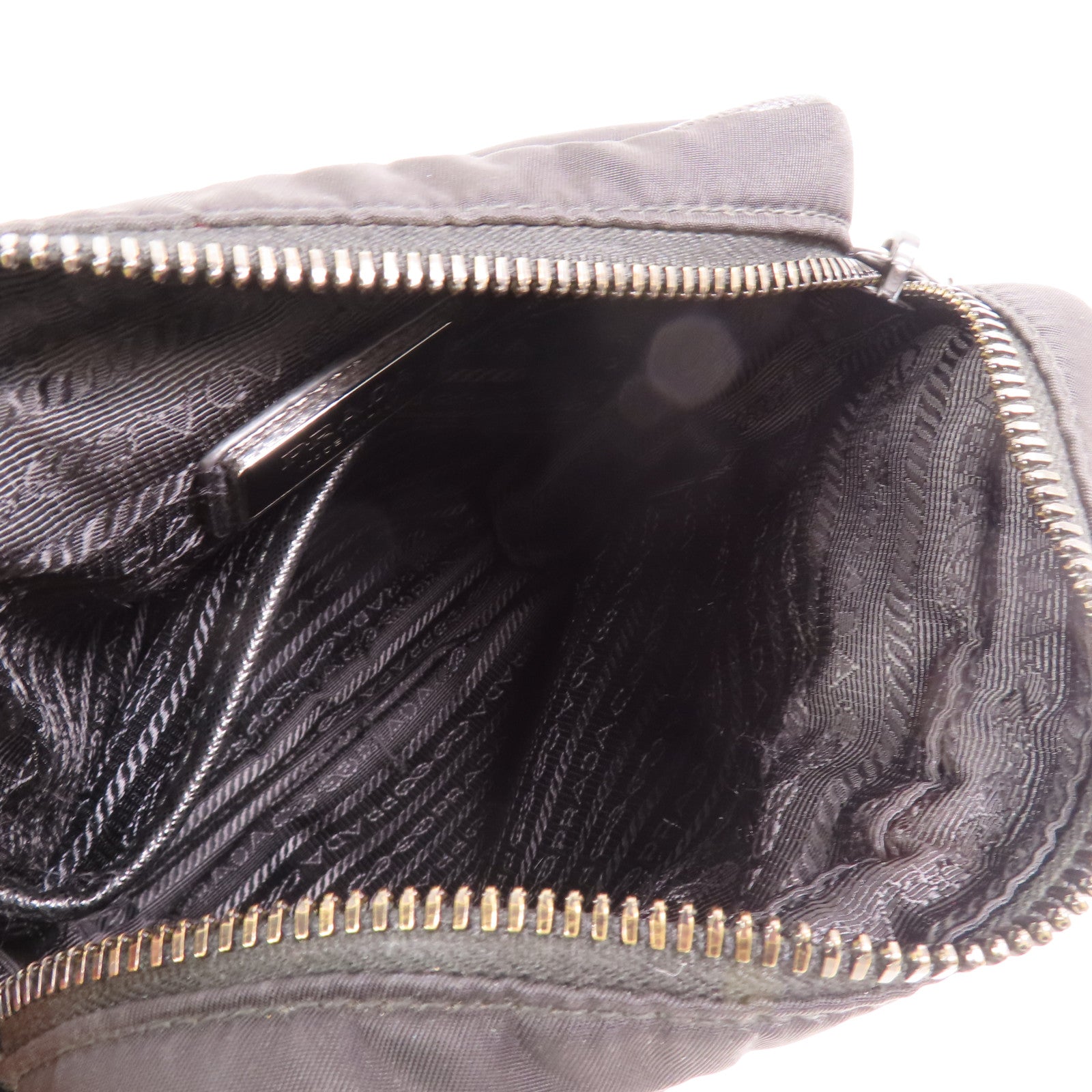 PRADA 尼龍Shoulder Bag銀扣肩背袋