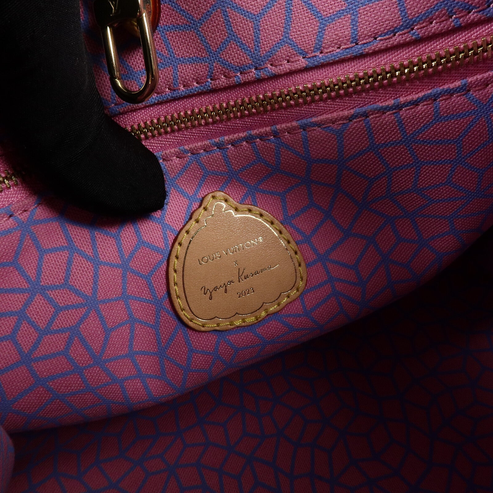 LOUIS VUITTON Monogram LV x YK OnTheGo PM手挽肩背兩用袋