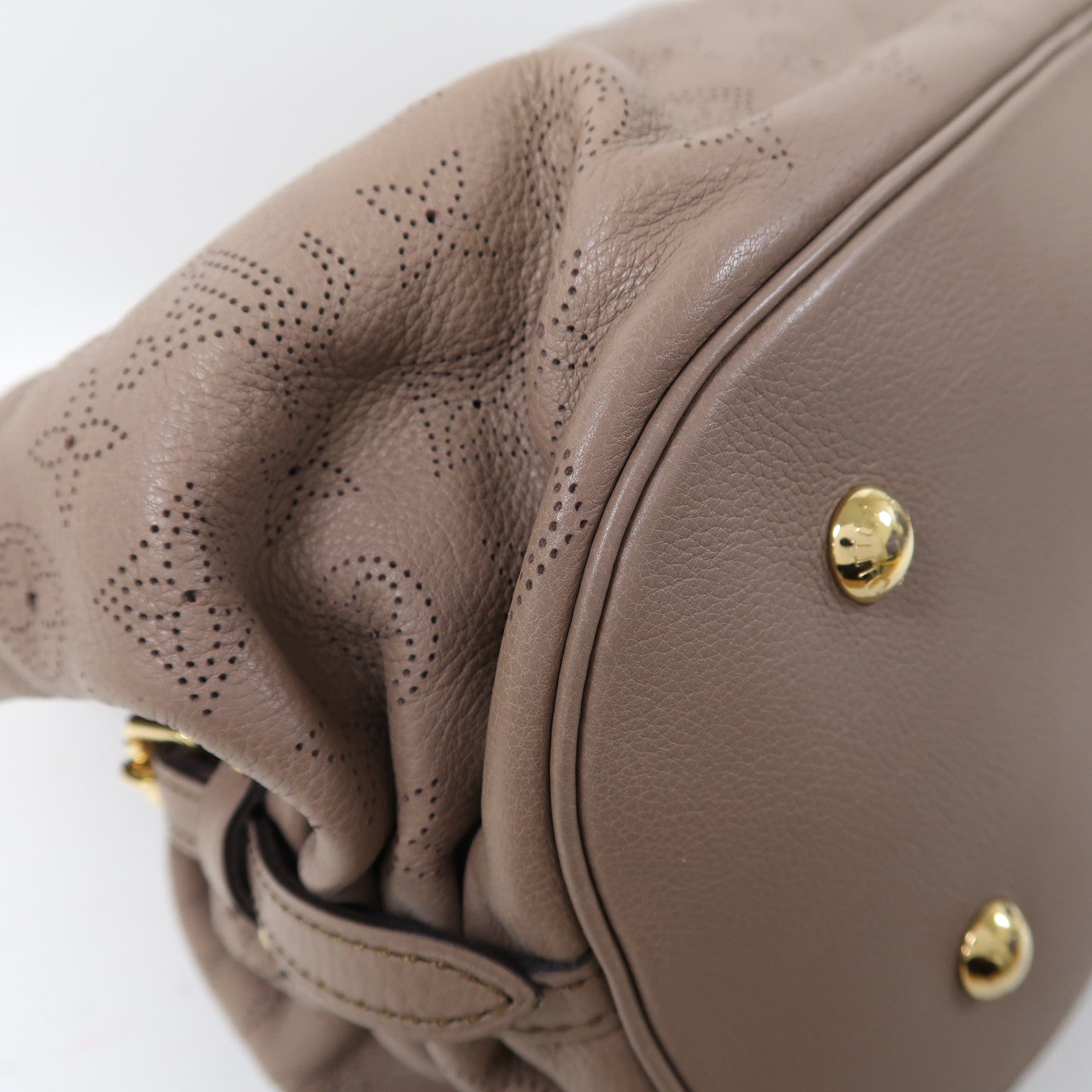 LOUIS VUITTON 【激減優惠】Mahina Shoulder Bag金扣肩背袋裸色