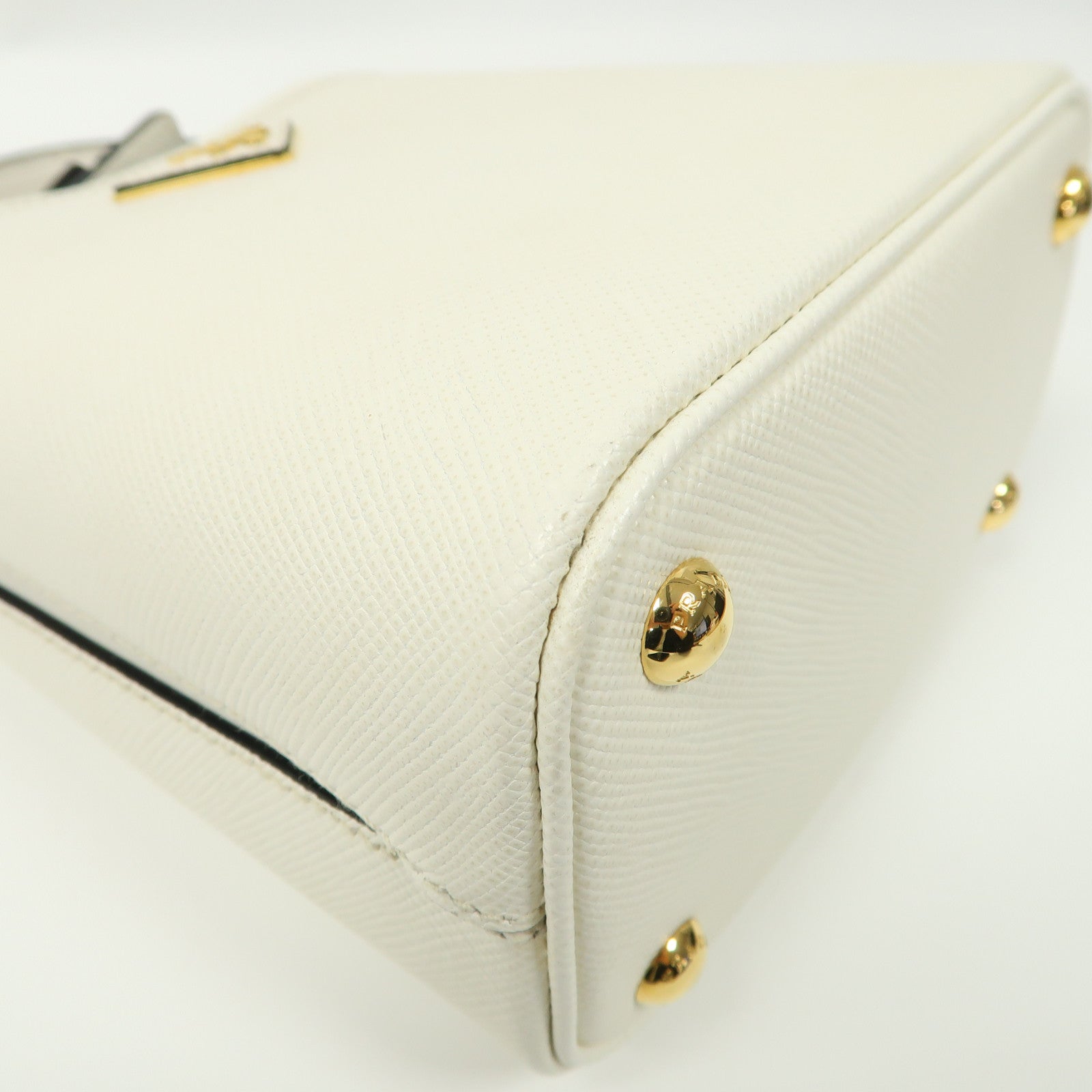 PRADA Saffiano皮革Panier Bag金扣手挽肩背兩用袋白色