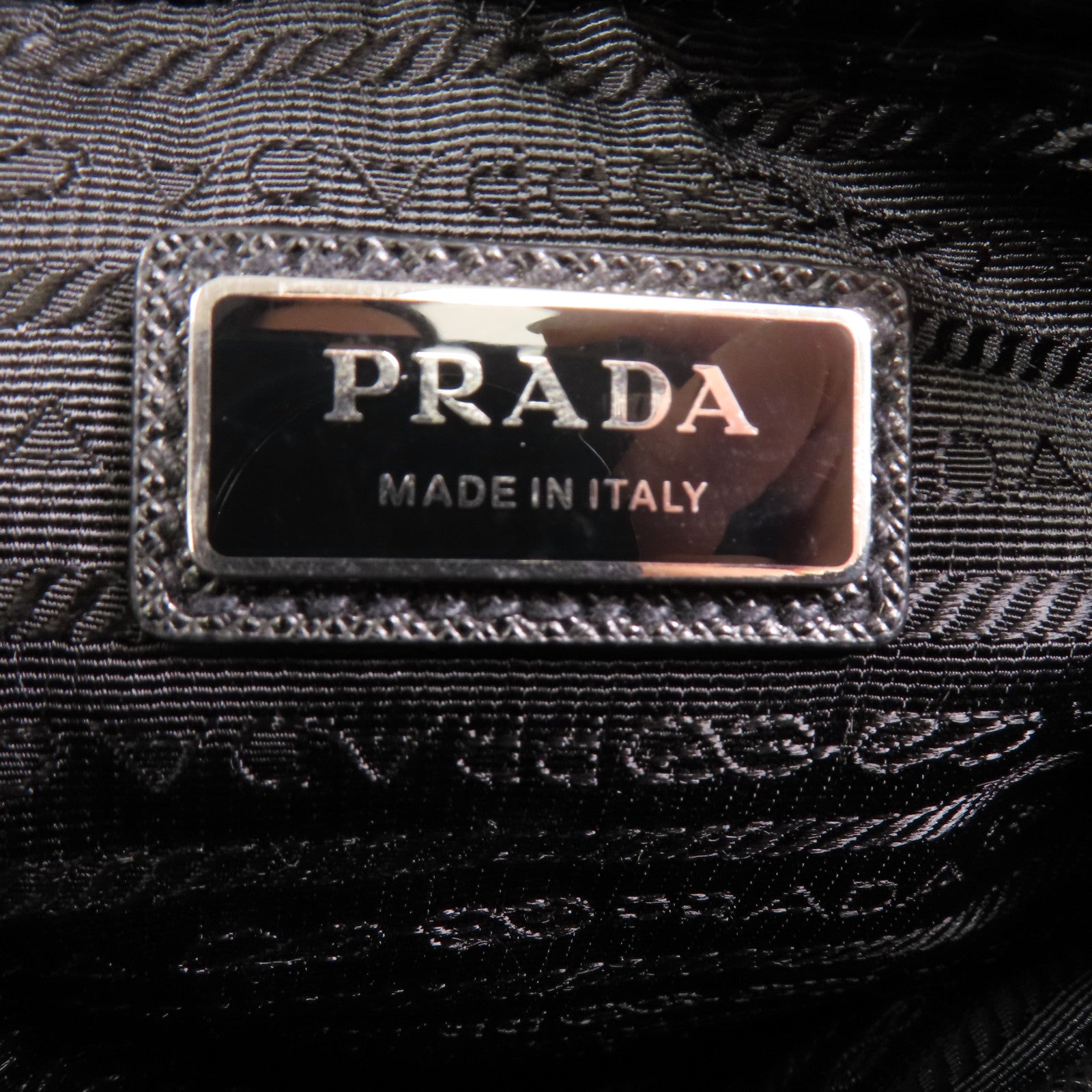 PRADA 尼龍Shoulder Bag銀扣肩背袋