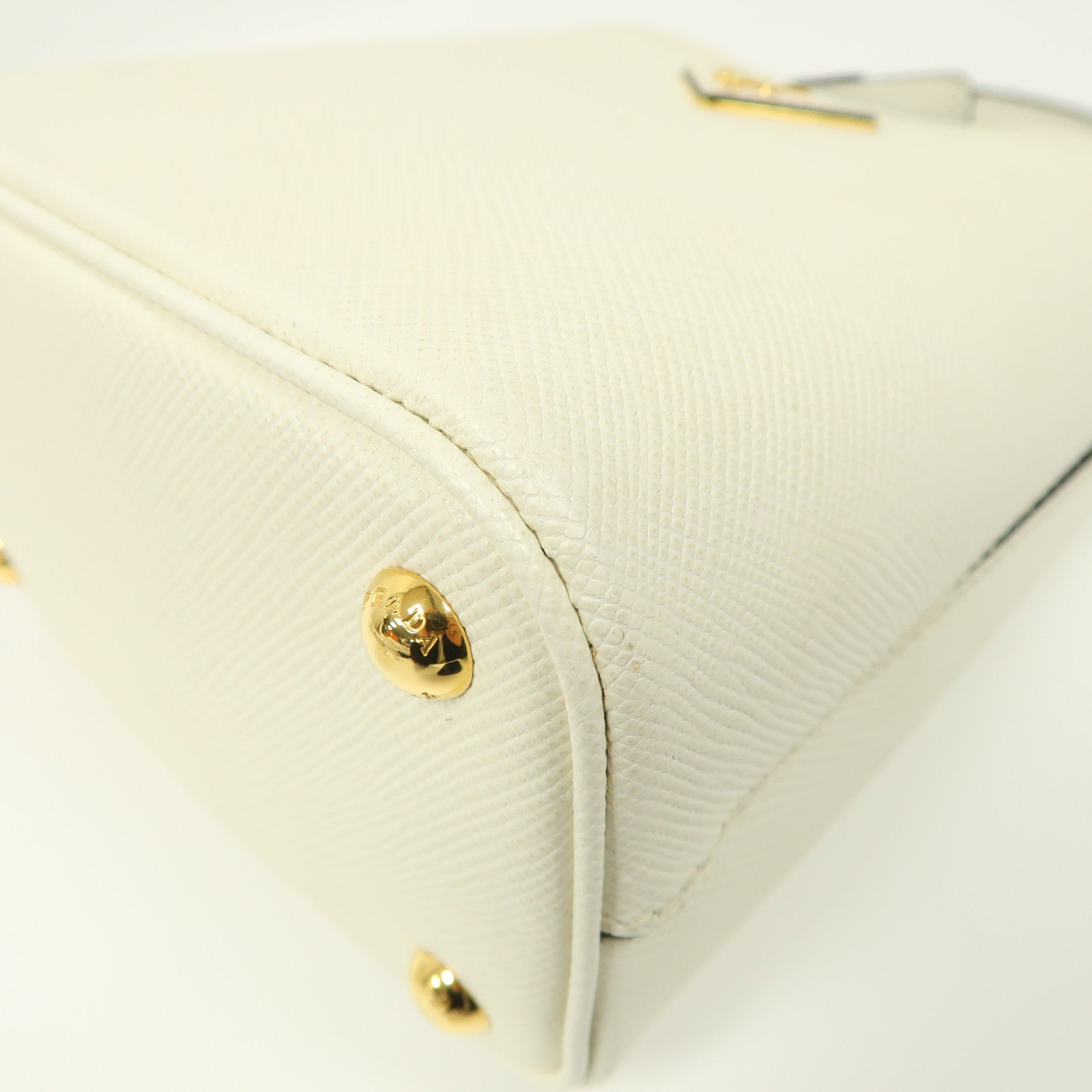 PRADA Saffiano皮革Panier Bag金扣手挽肩背兩用袋白色