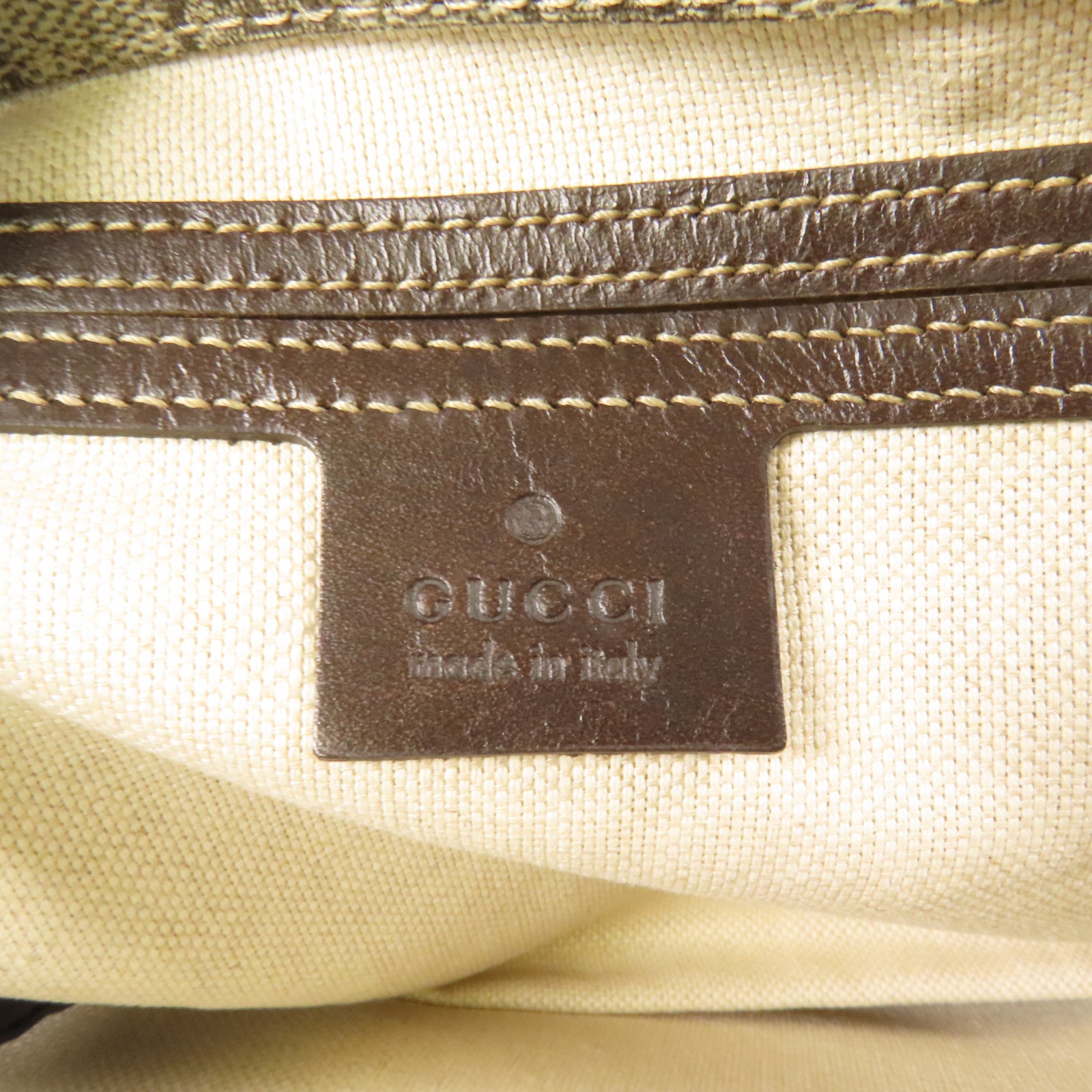 GUCCI 塗層帆布GG Messenger銀扣肩背袋