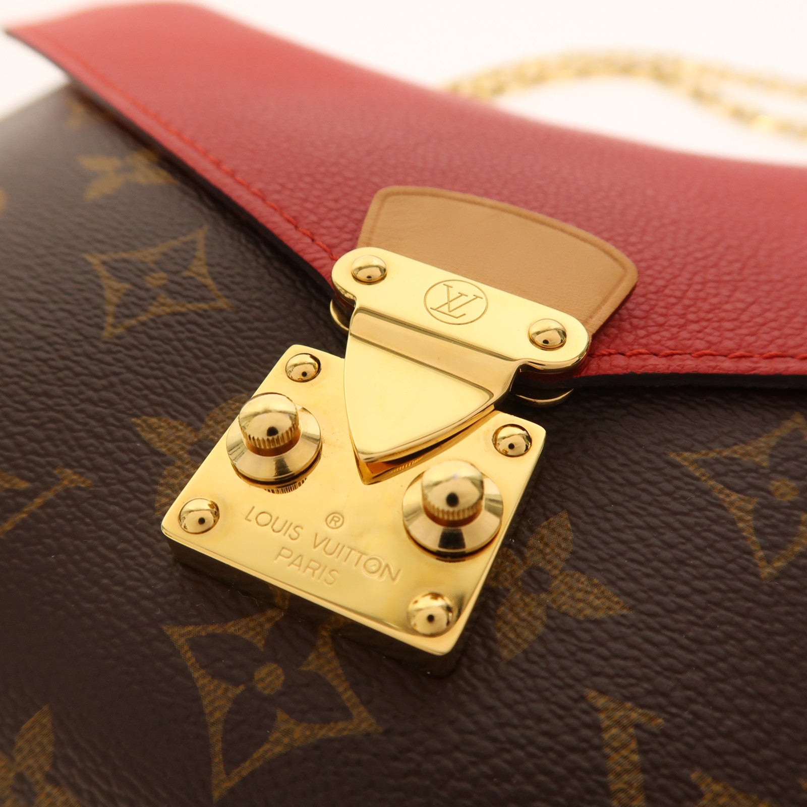 LOUIS VUITTON Monogram Pallas Chain Bag金扣鏈帶肩背袋
