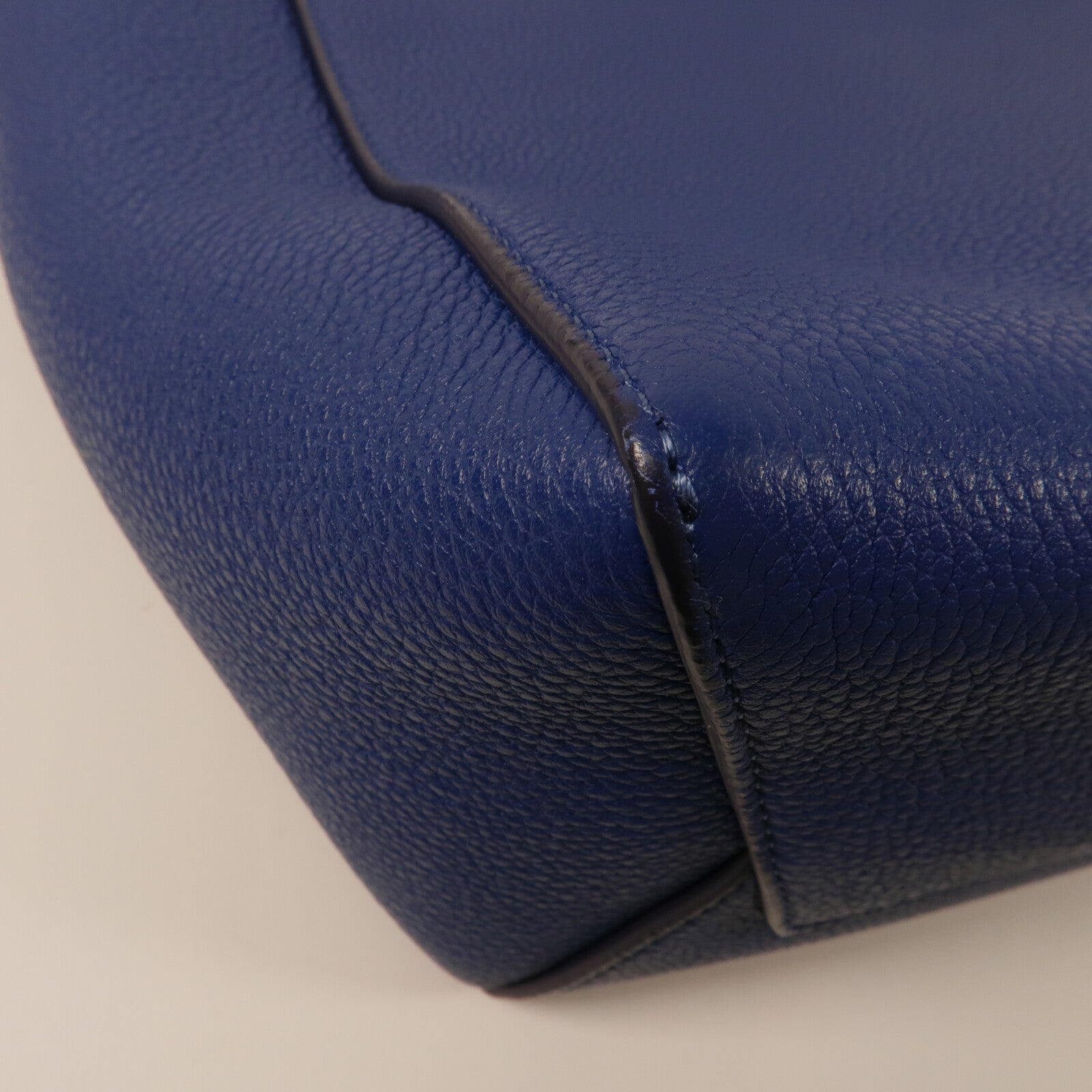 CELINE 牛皮皮革Sangle Bucket Small肩背袋