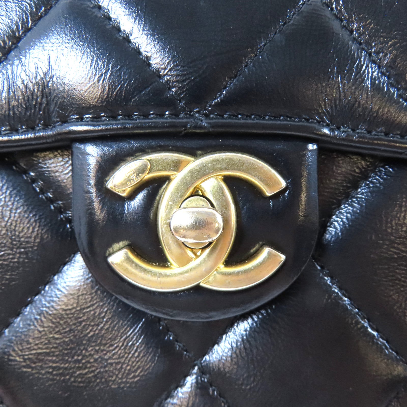 CHANEL 菱格牛皮皮革Saddle Bag金扣鏈帶肩背袋黑色