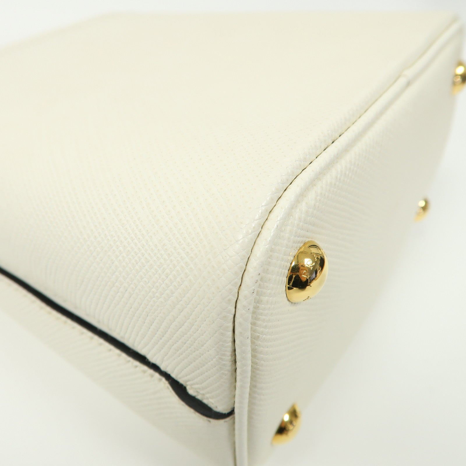 PRADA Saffiano皮革Panier Bag金扣手挽肩背兩用袋白色