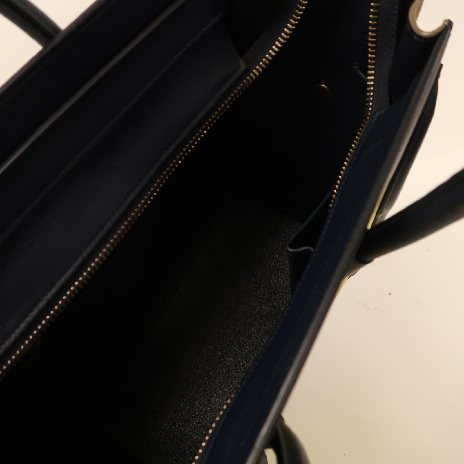 CELINE 牛皮皮革/絨面皮革Micro Luggage金扣手挽袋黑色/黃色/啡色