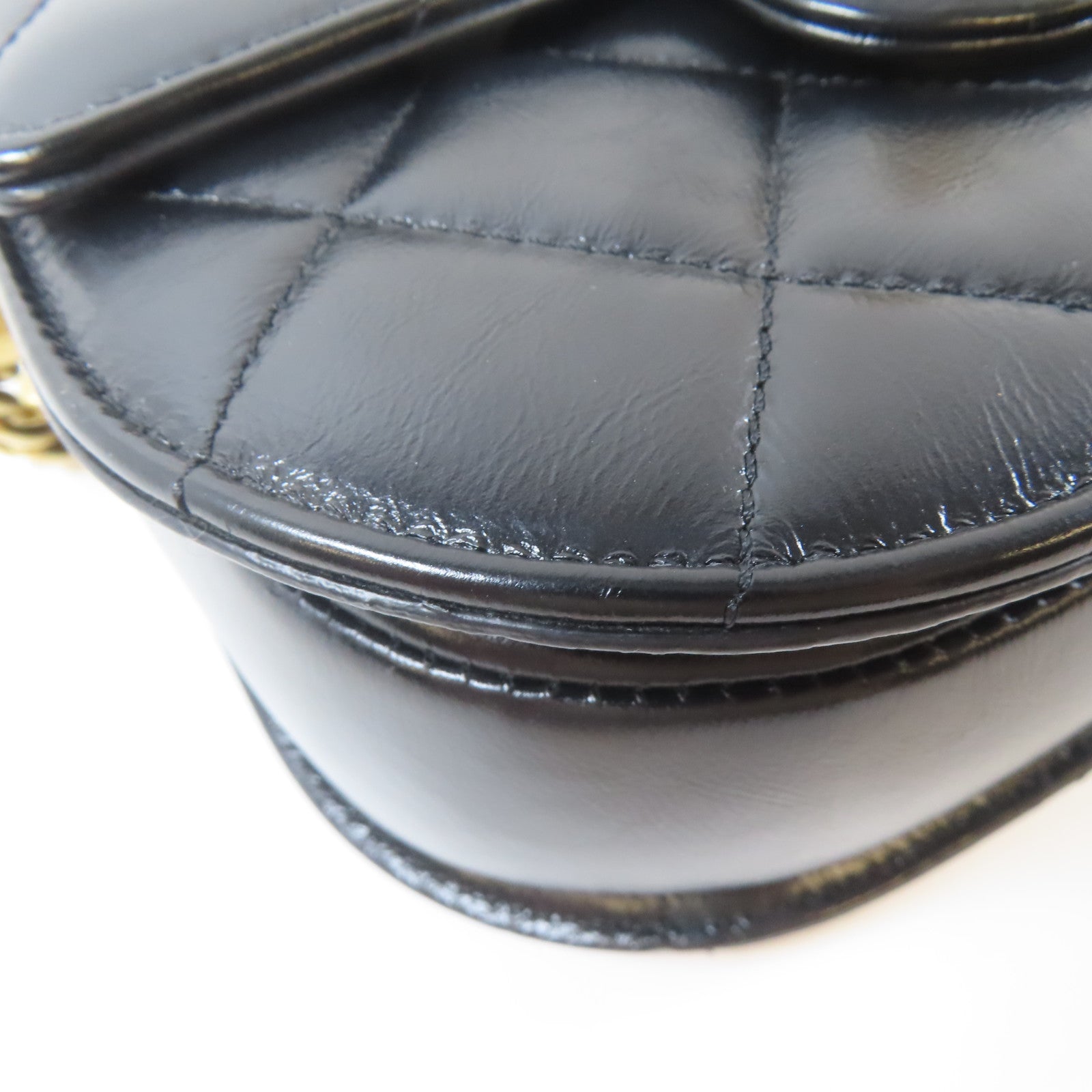 CHANEL 菱格牛皮皮革Saddle Bag金扣鏈帶肩背袋黑色