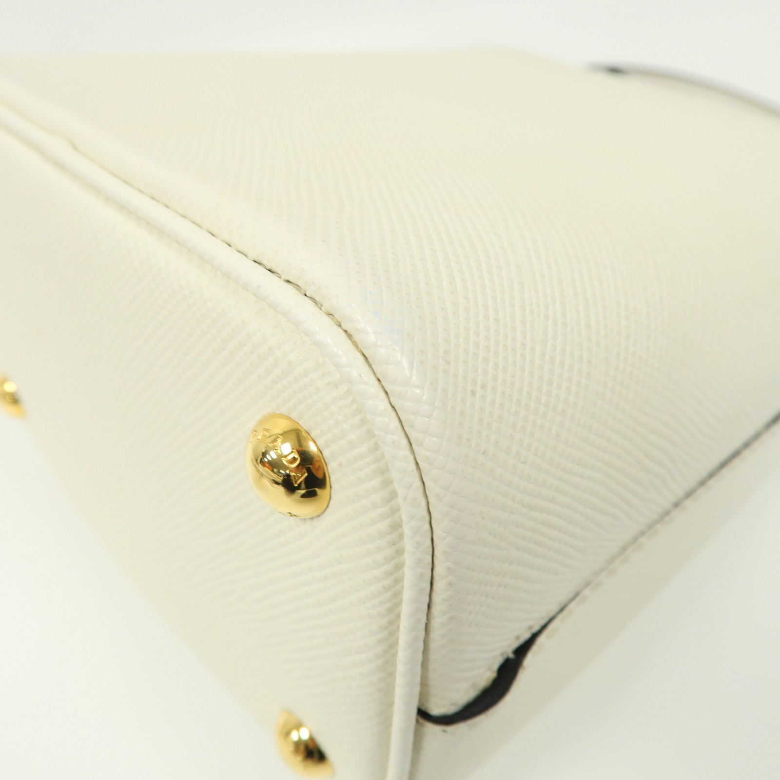 PRADA Saffiano皮革Panier Bag金扣手挽肩背兩用袋白色