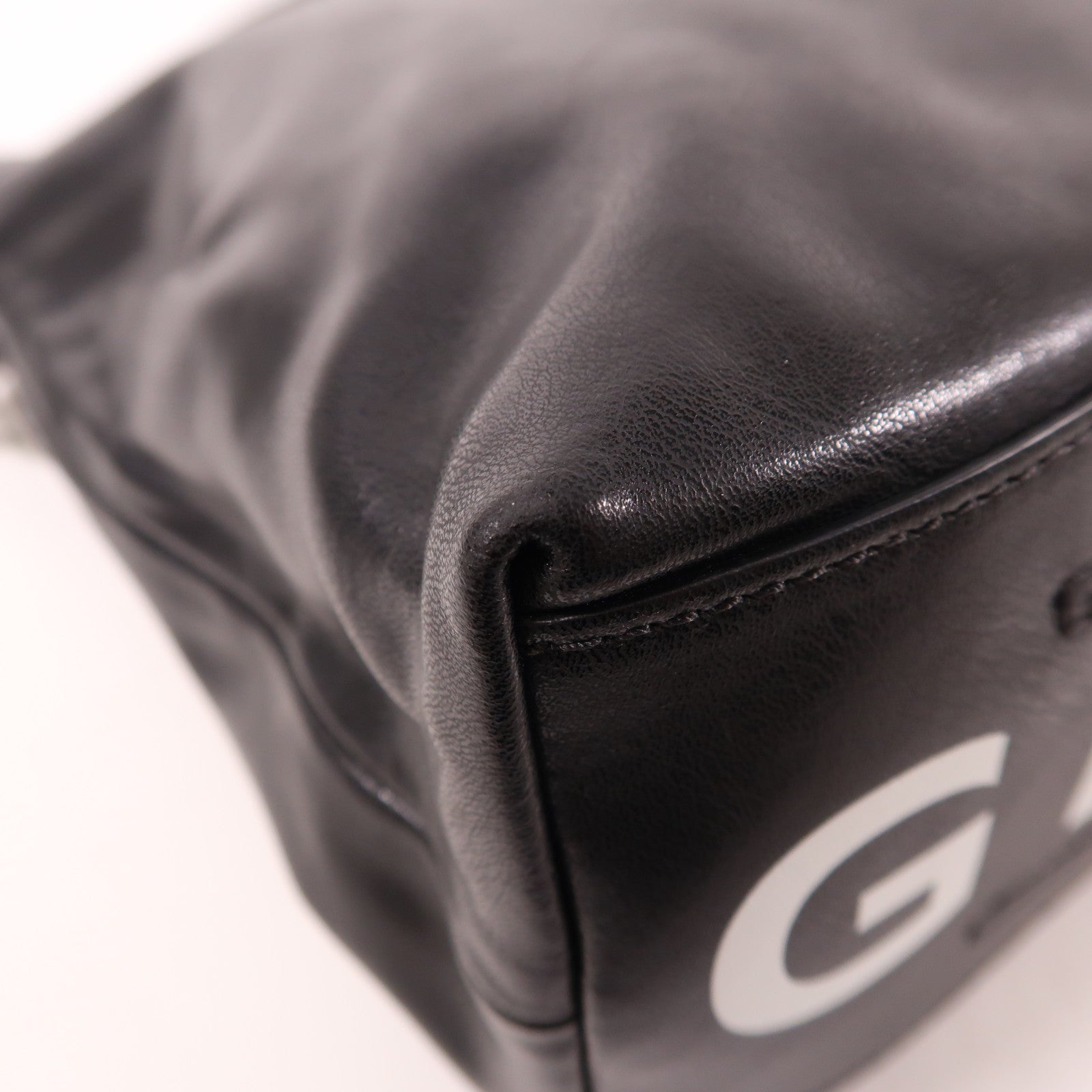 GIVENCHY 【激減優惠】牛皮皮革Shoulder Bag銀扣肩背袋