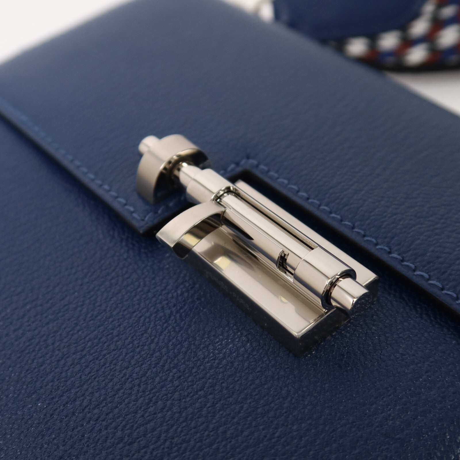 HERMES Chevre皮革Verrou Mini肩背袋Bleu Agate