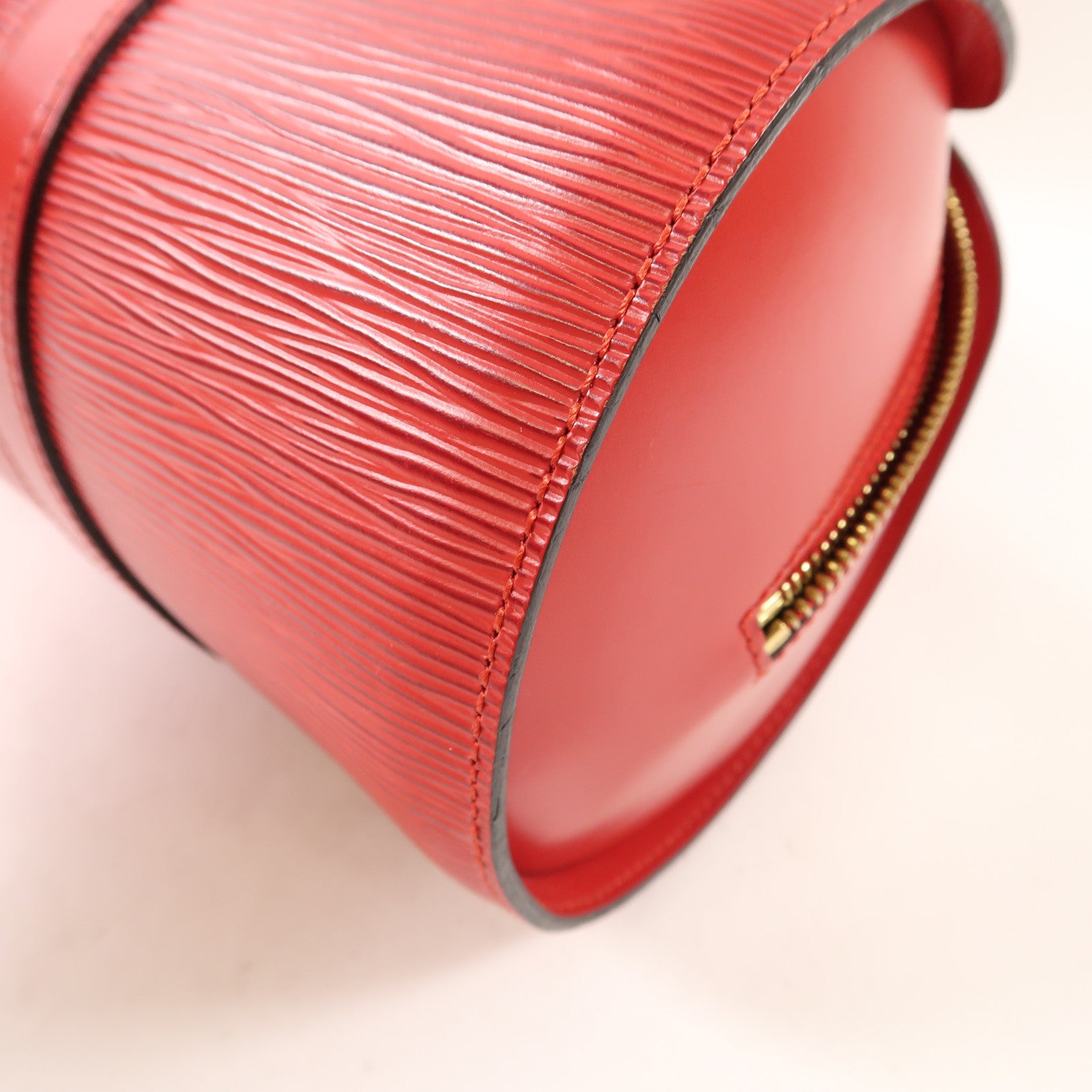 LOUIS VUITTON Epi Sufflo金扣肩背袋紅色
