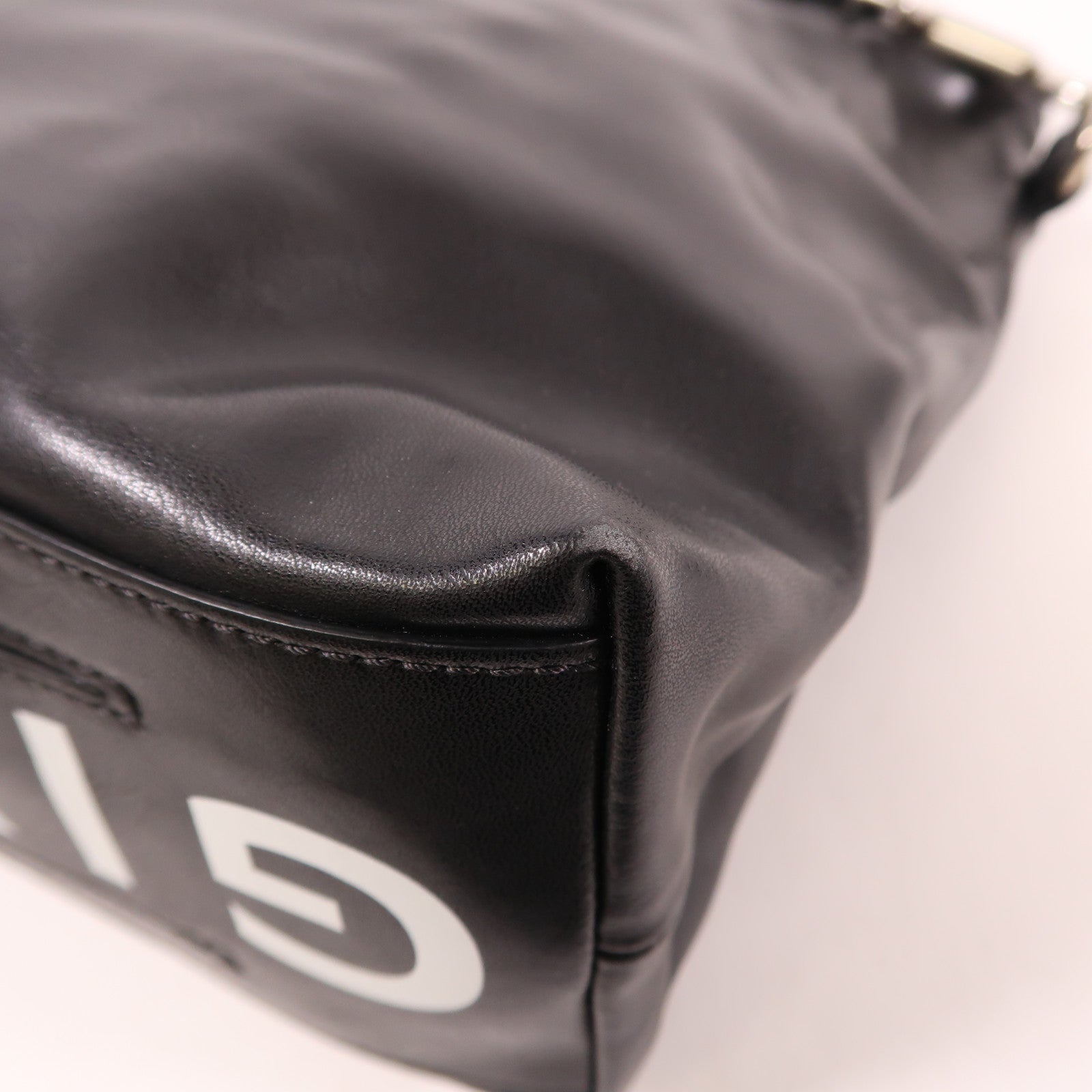 GIVENCHY 【激減優惠】牛皮皮革Shoulder Bag銀扣肩背袋