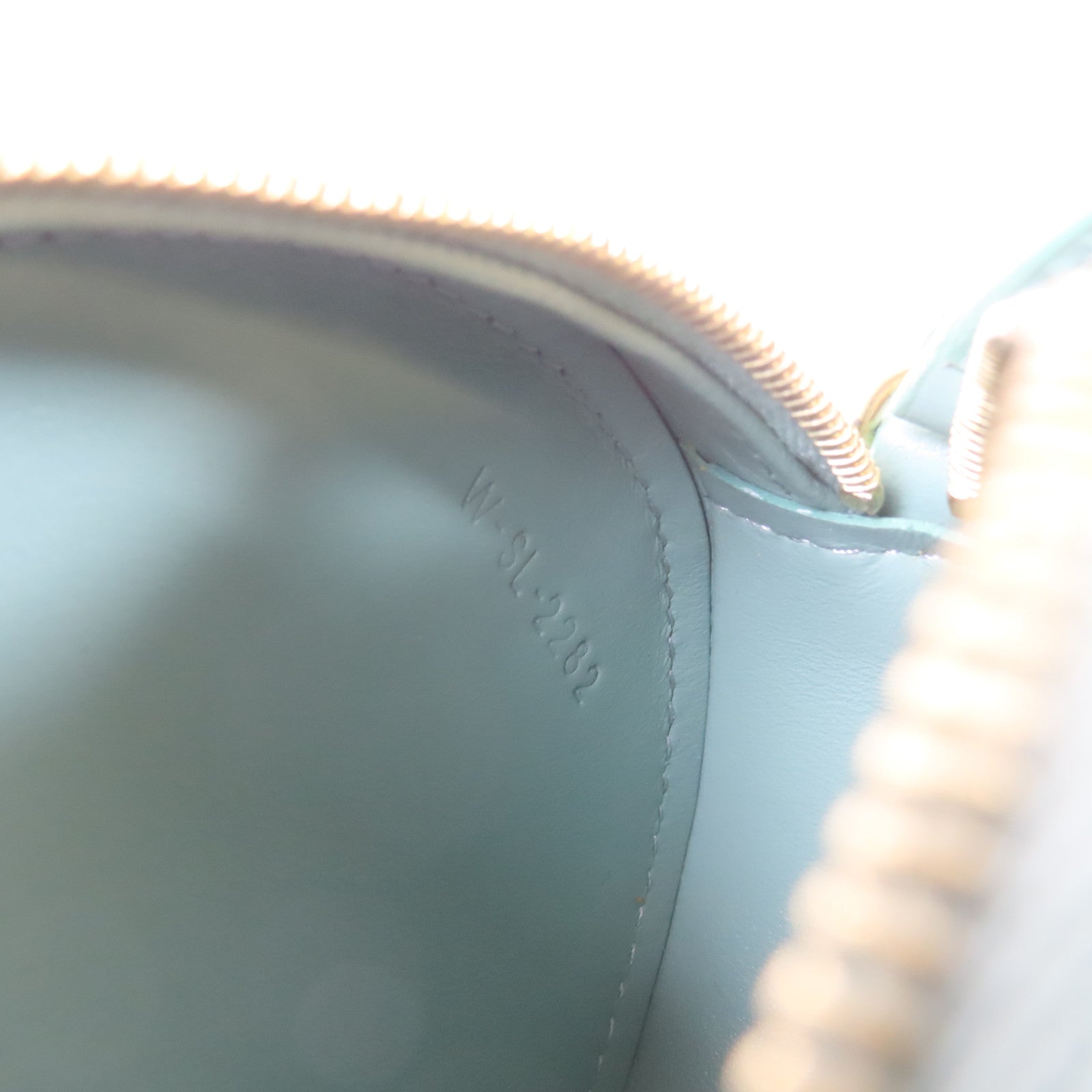 CELINE 羊皮皮革Cuir Triomphe金扣肩背袋薄荷綠色