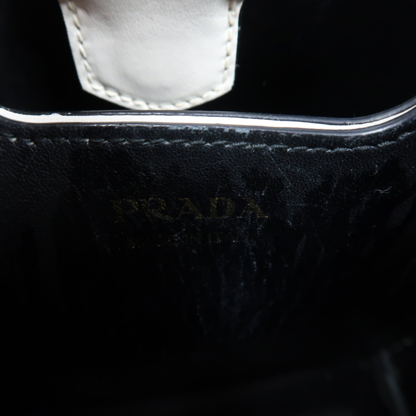 PRADA Saffiano皮革Panier Bag金扣手挽肩背兩用袋白色