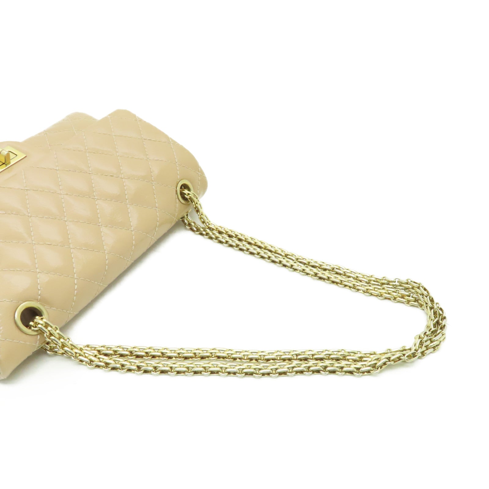 CHANEL 【清倉大減價】菱格漆皮皮革2.55 Chain Shoulder金扣鏈帶肩背袋米色