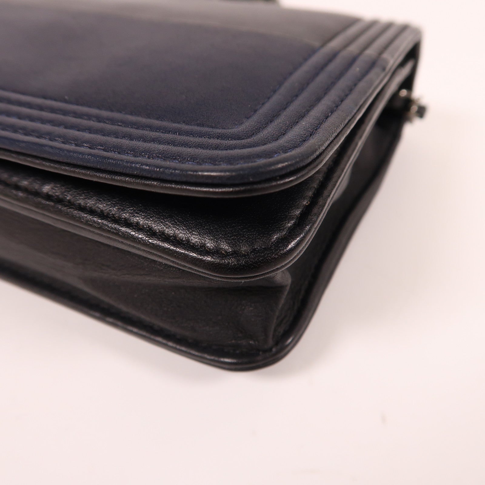 CHANEL 皮革WOC銀扣鏈帶肩背袋藍色/黑色