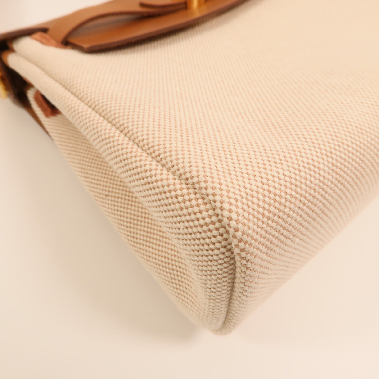 HERMES 帆布Mini Herbag金扣肩背袋Beige/Gold