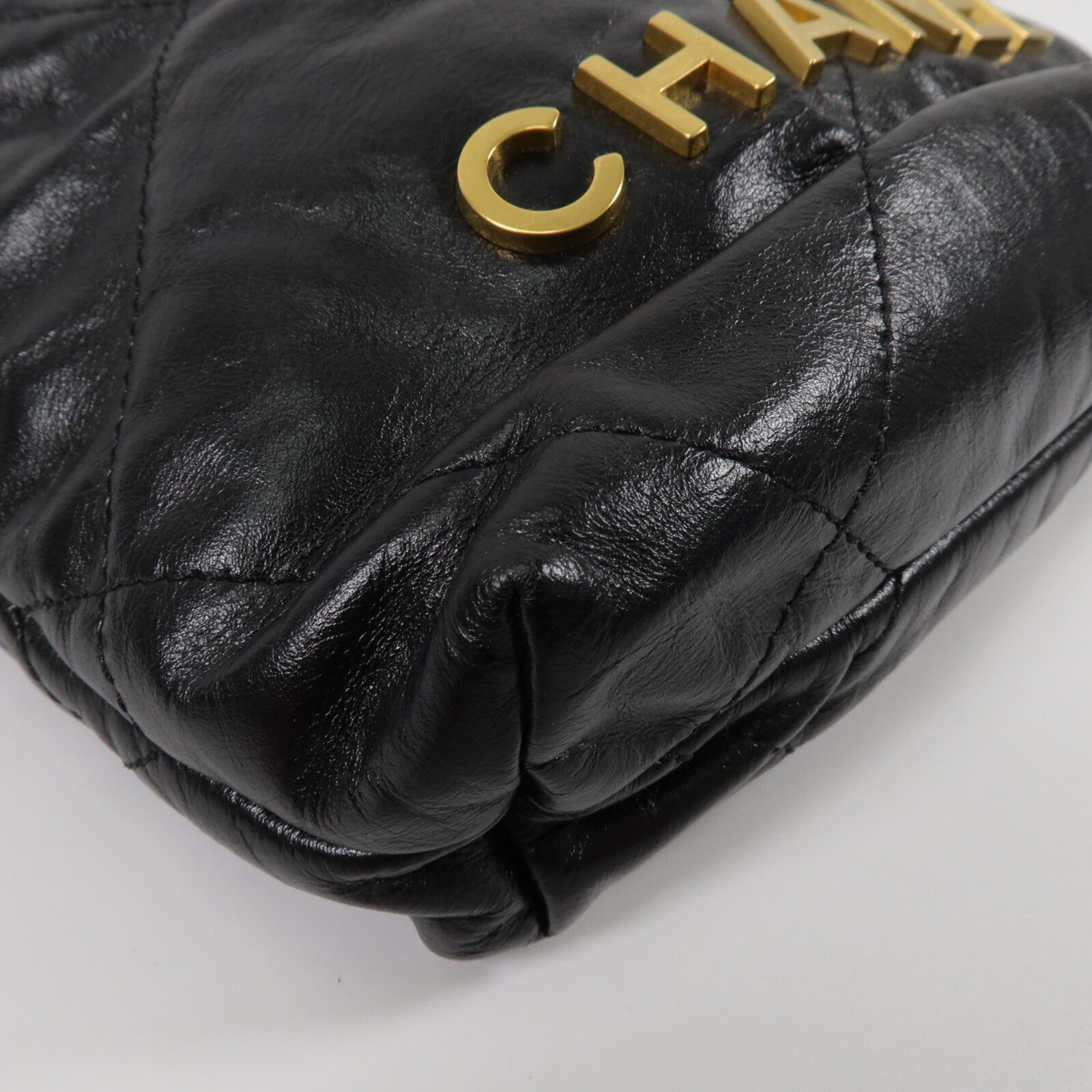 CHANEL 牛皮皮革Chanel 22 Mini鏈帶肩背袋