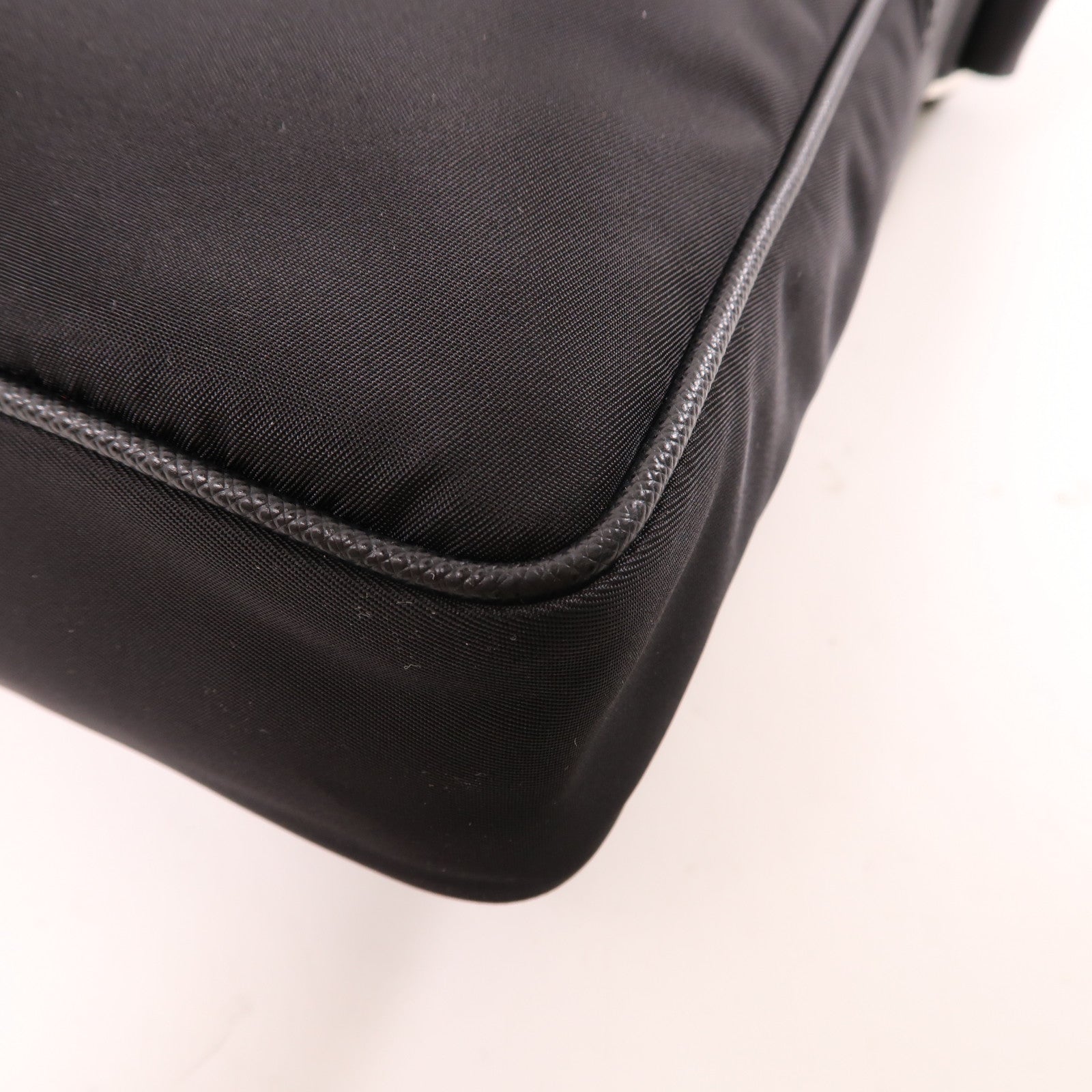 PRADA 尼龍Shoulder Bag銀扣肩背袋黑色