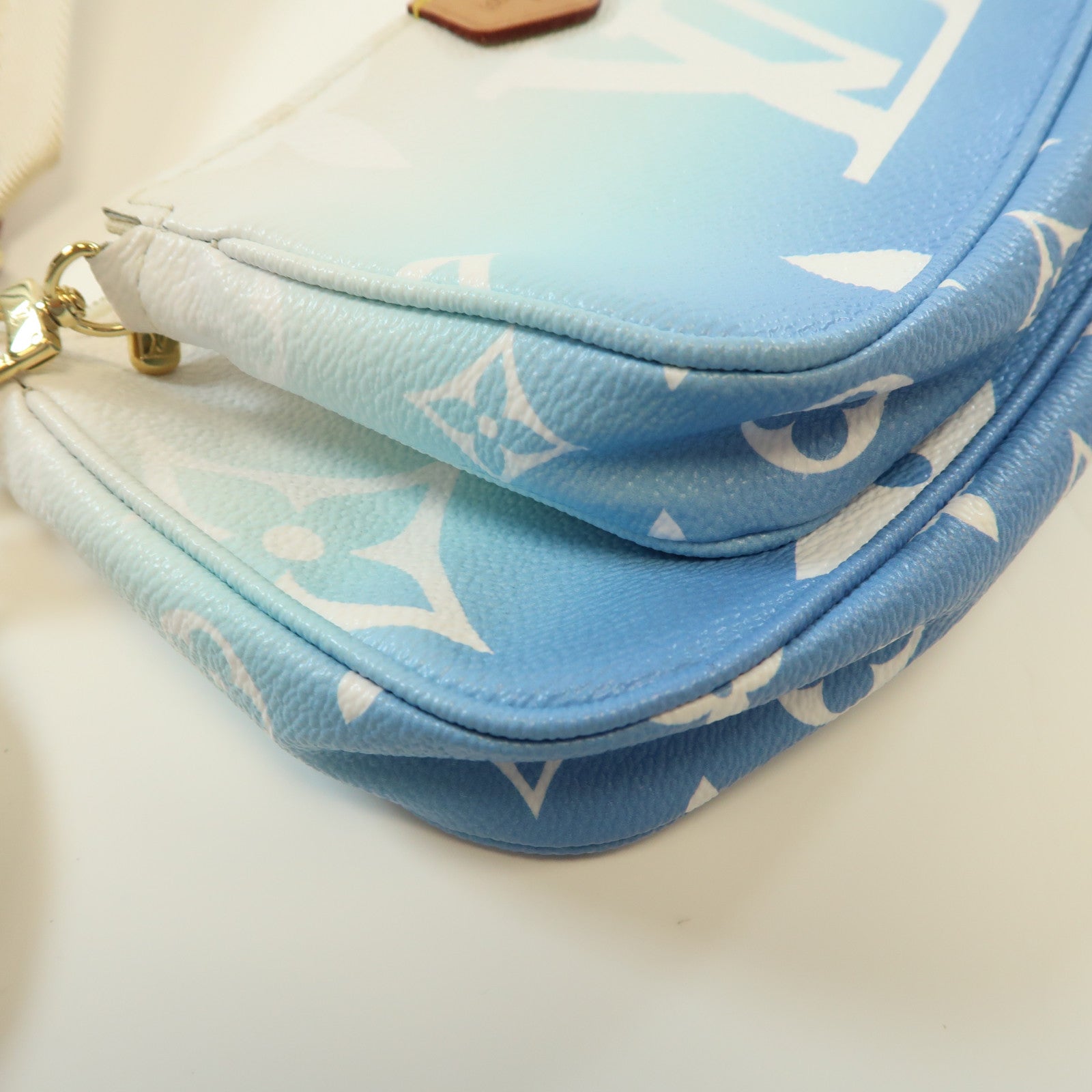 LOUIS VUITTON Monogram Multi Pochette金扣肩背袋藍色/白色