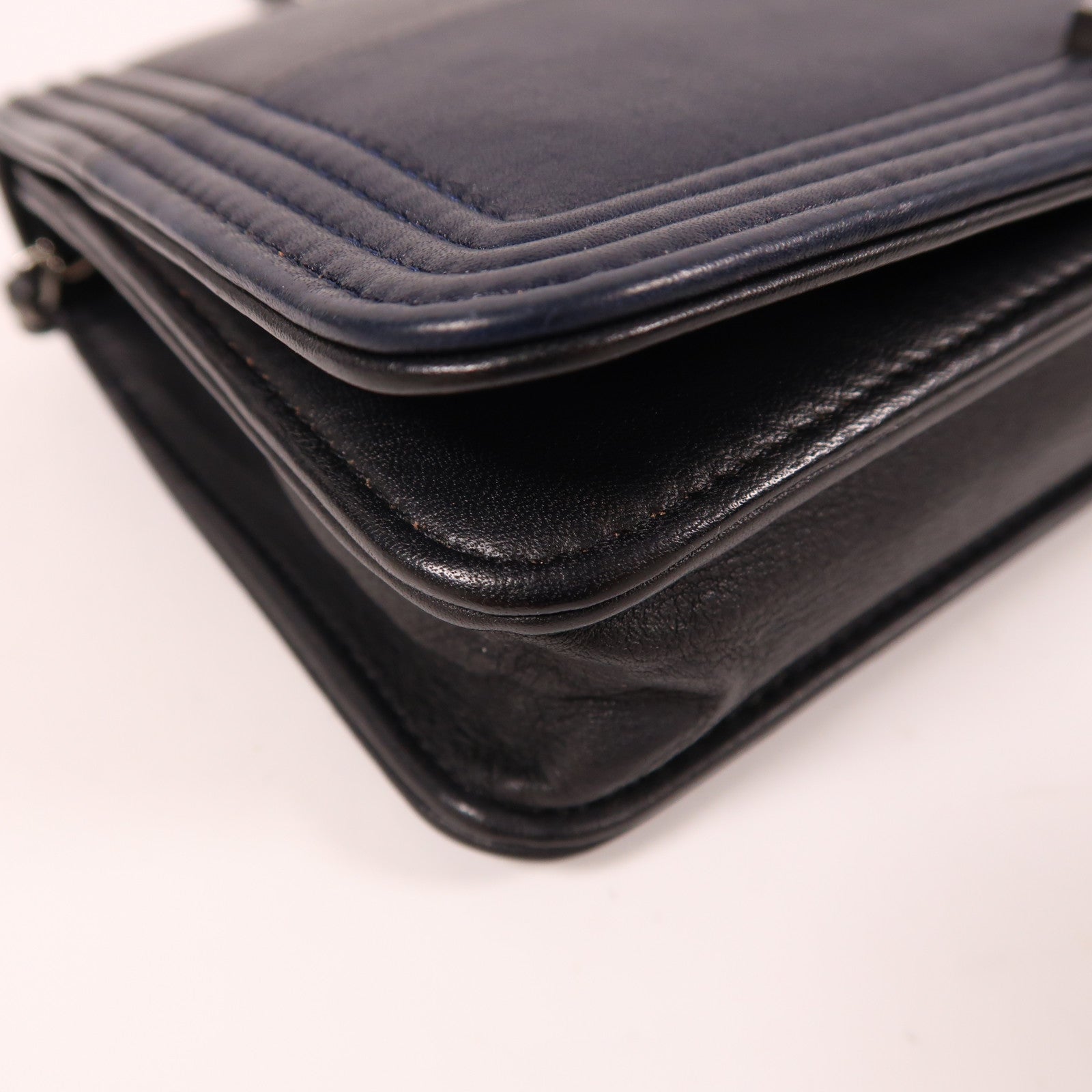 CHANEL 皮革WOC銀扣鏈帶肩背袋藍色/黑色