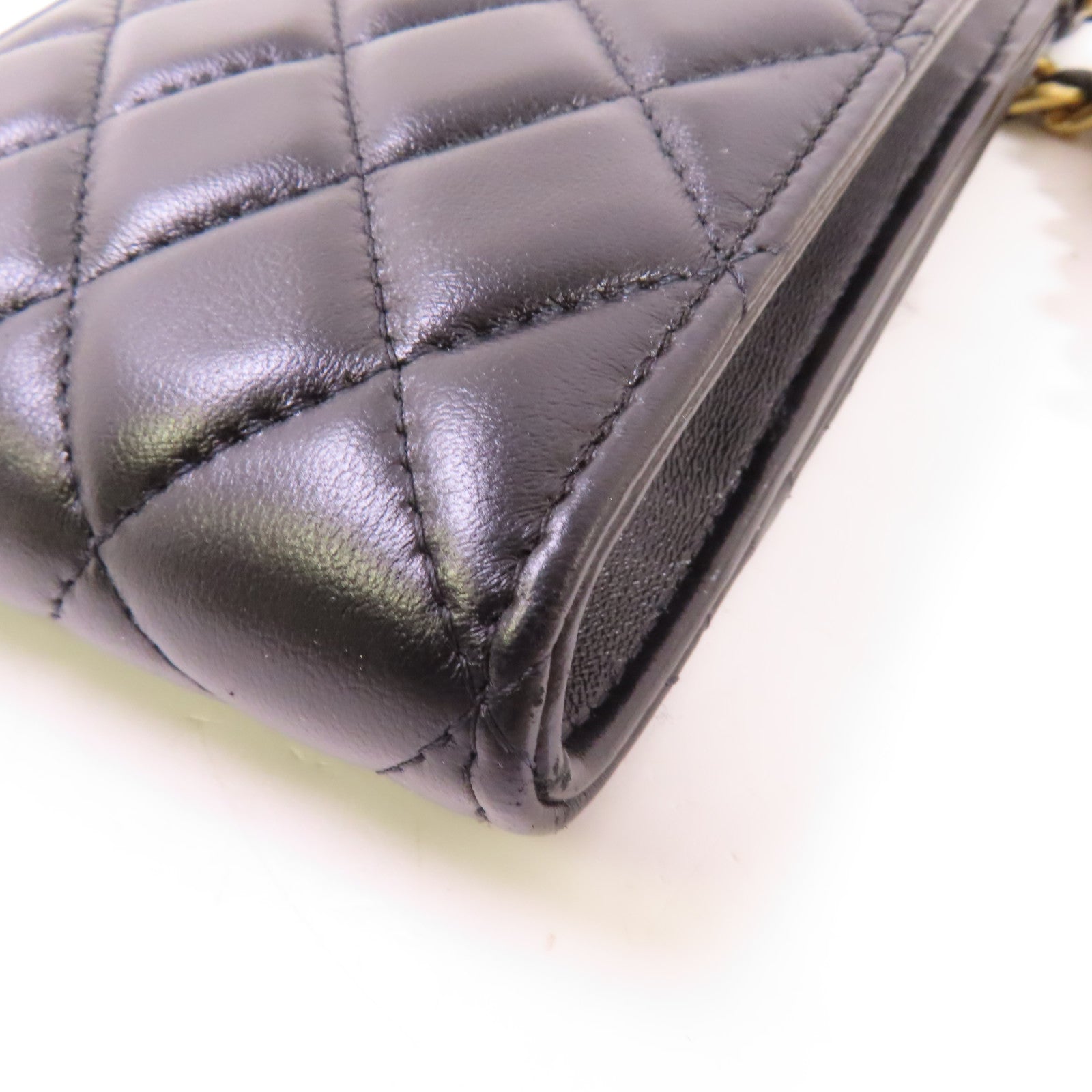 CHANEL 菱格羊皮皮革Phone Bag金扣鏈帶肩背袋黑色