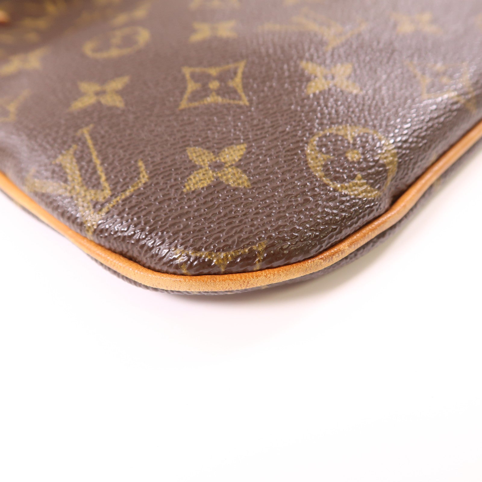 LOUIS VUITTON Monogram Pochette Bosphore金扣肩背袋