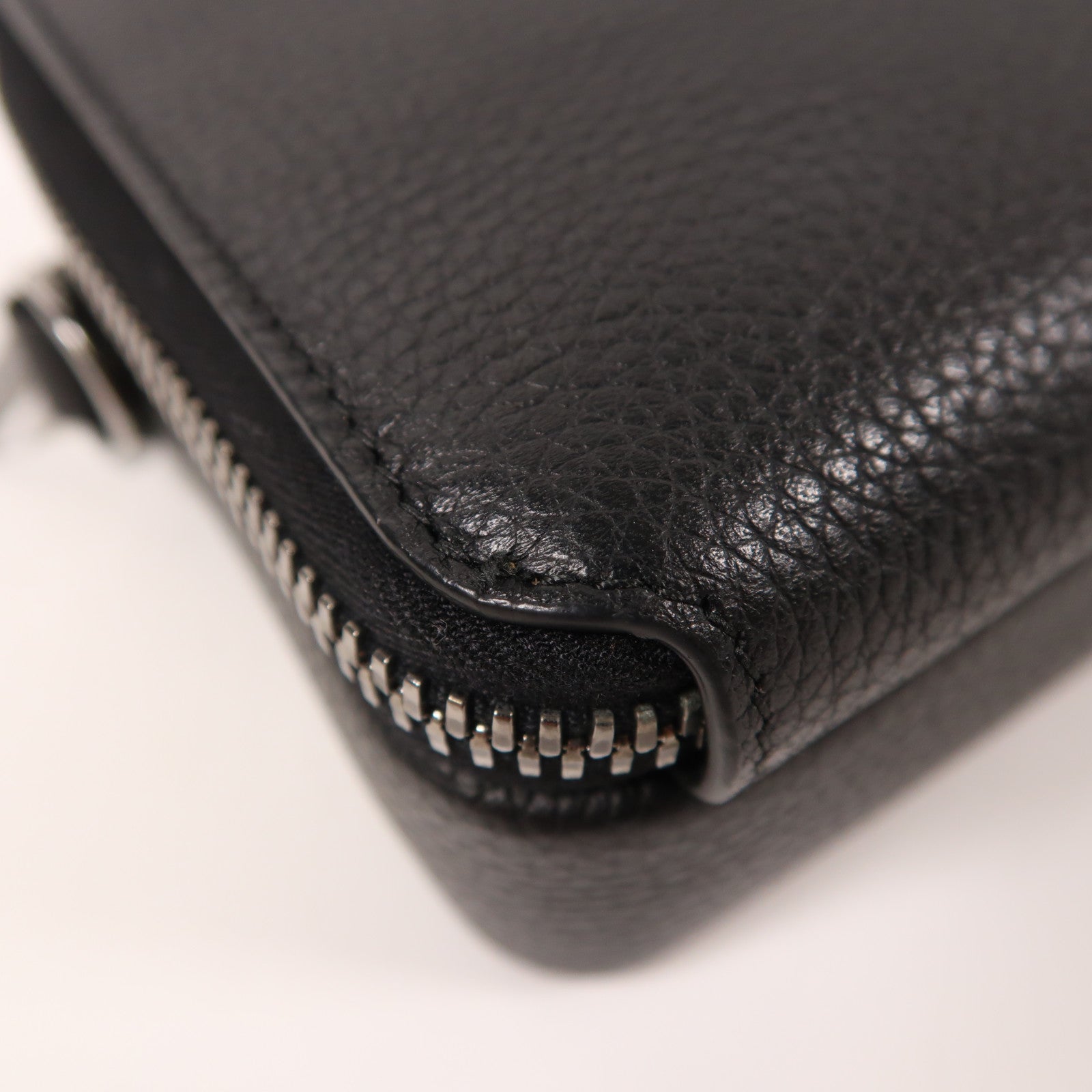 Dior 牛皮皮革ERL Pouch銀扣肩背袋