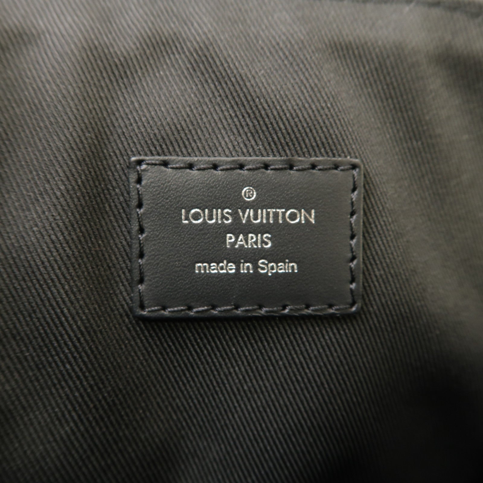 LOUIS VUITTON 【激減優惠】Monogram Eclipse District MM Messenger Bag銀扣肩背袋黑色