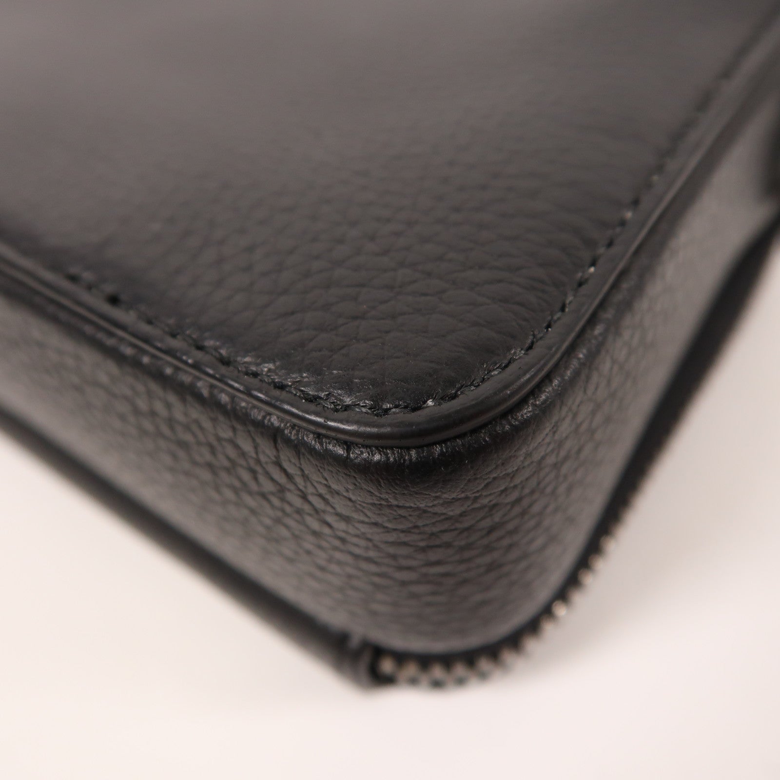 Dior 牛皮皮革ERL Pouch銀扣肩背袋