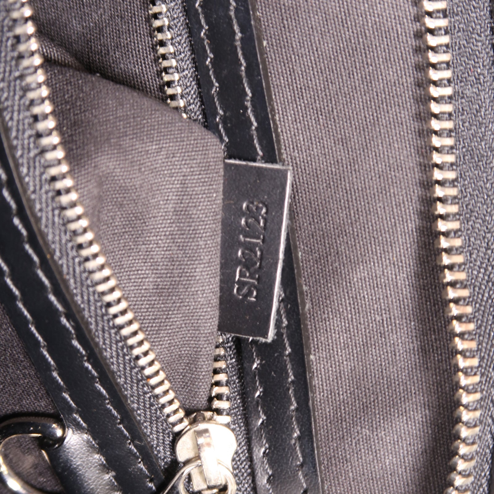 LOUIS VUITTON Epi Brea GM銀扣手挽肩背兩用袋黑色