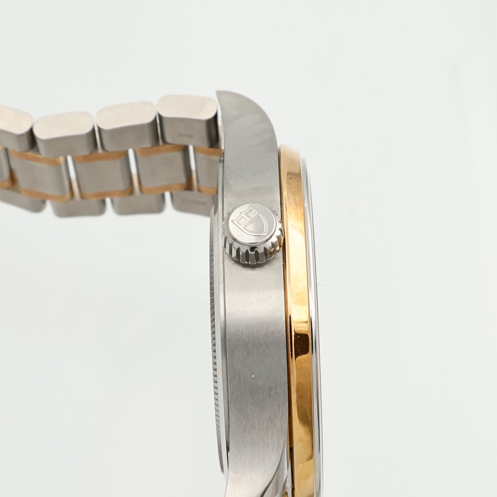 TUDOR Style 12703