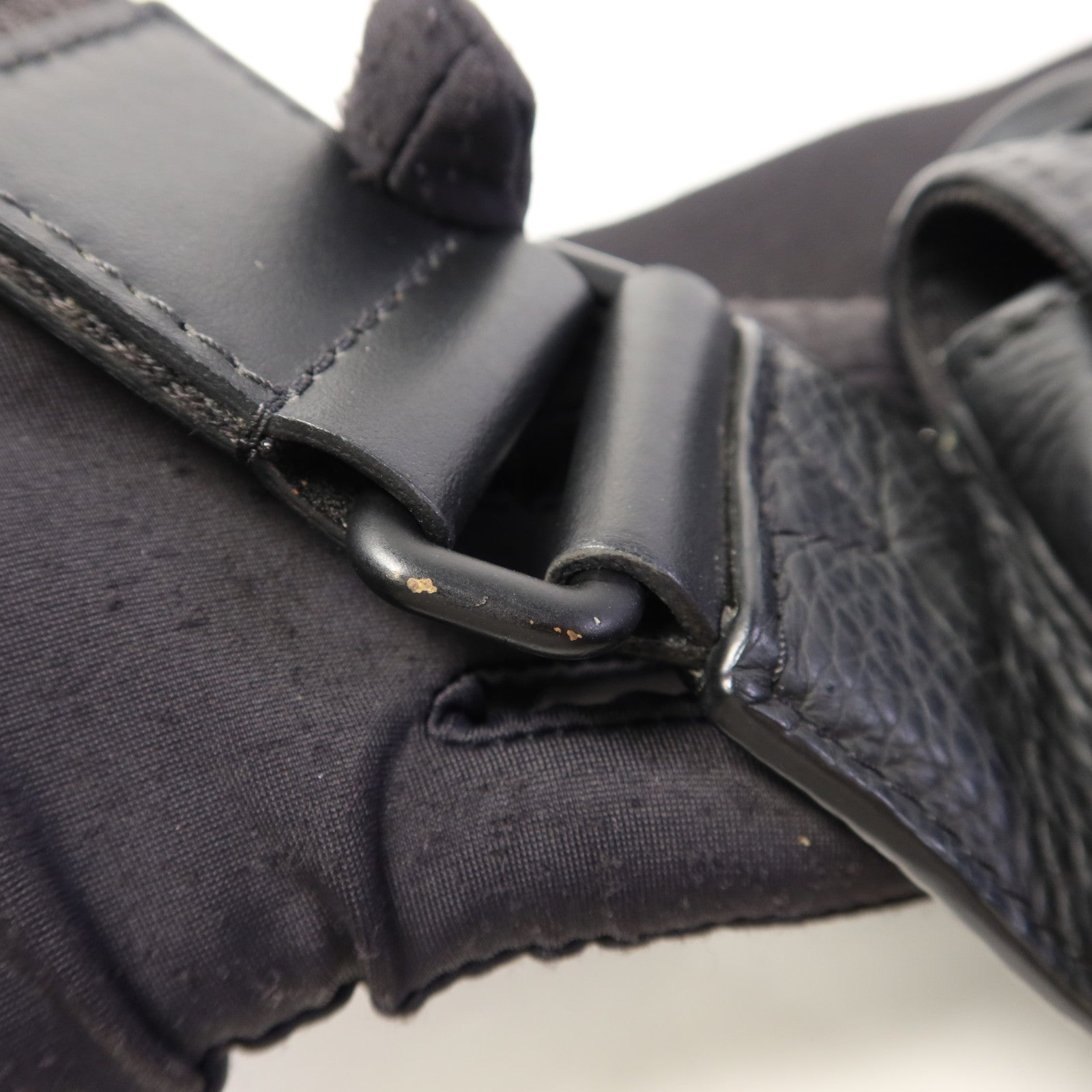 LOUIS VUITTON Taurillon Monogram S Lock Sling肩背袋