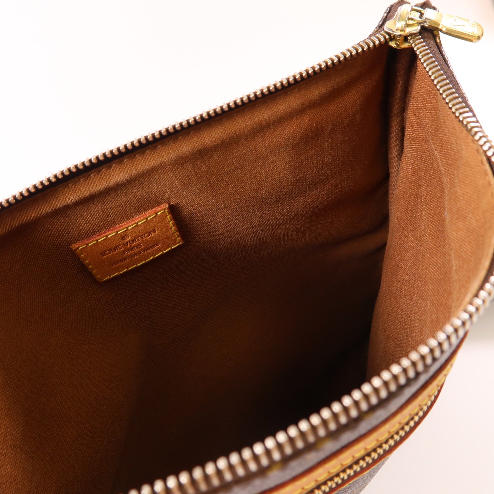 LOUIS VUITTON Monogram Pochette Bosphore金扣肩背袋