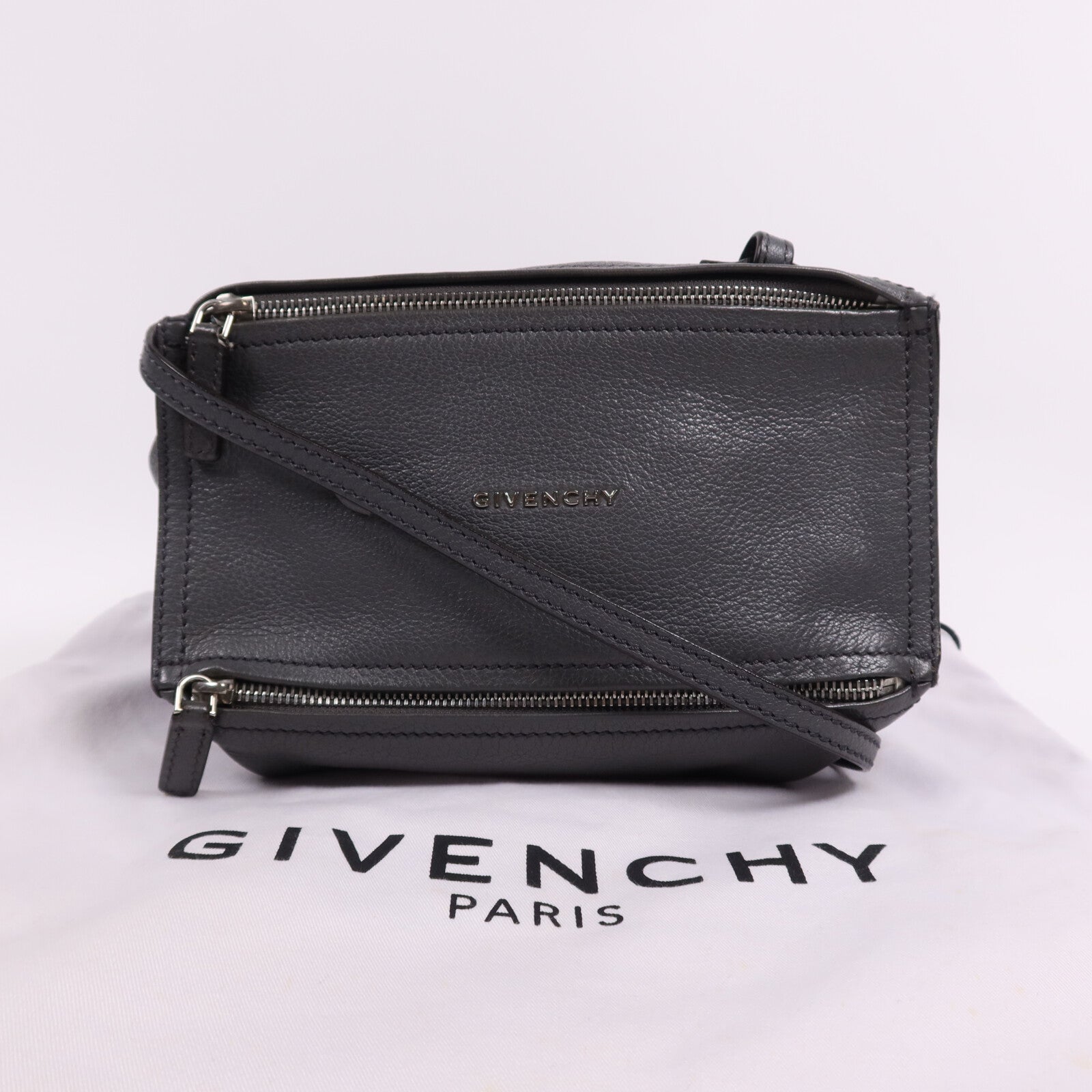 GIVENCHY 皮革Pandora Bag銀扣肩背袋