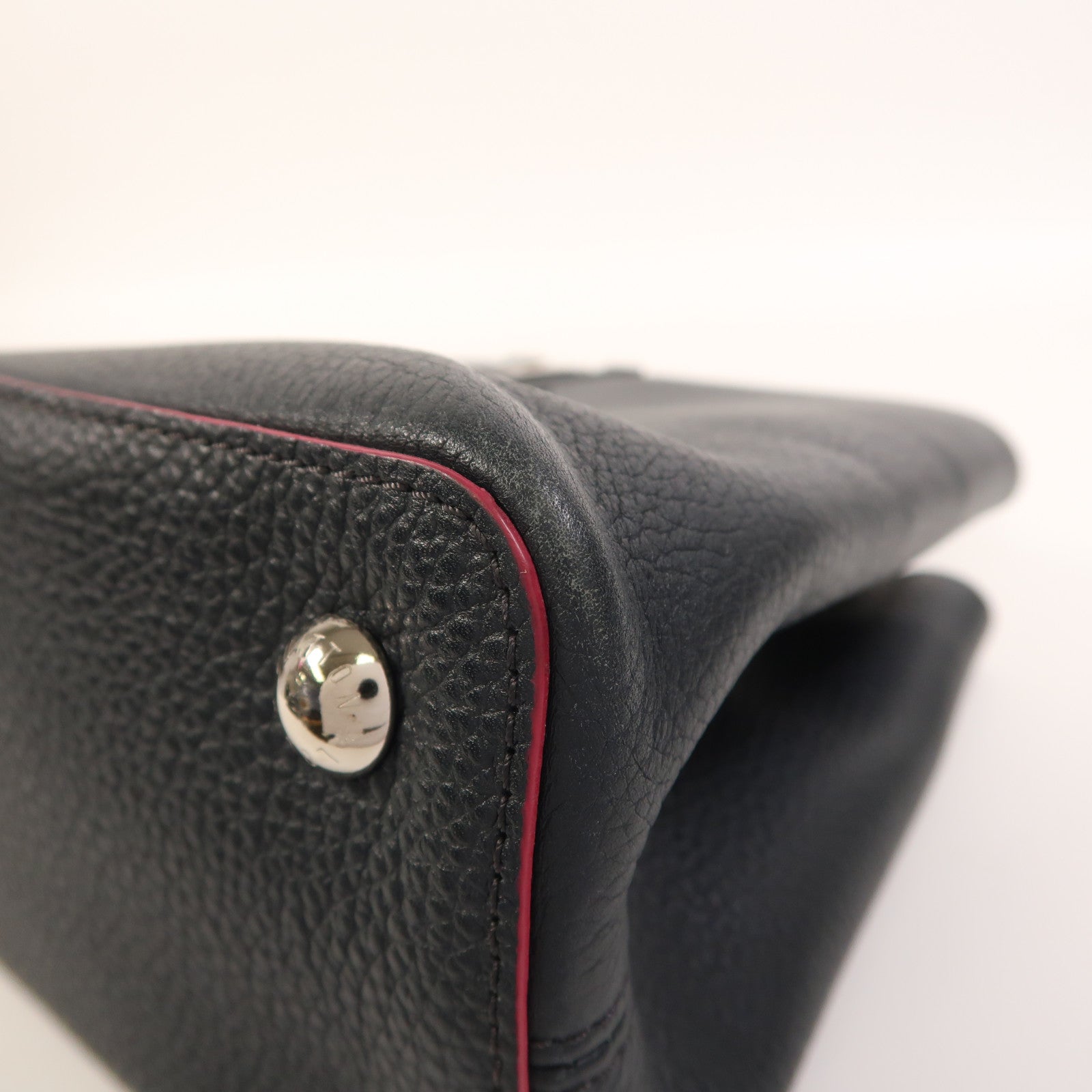 LOUIS VUITTON Taurillon Capucines MM銀扣手挽肩背兩用袋